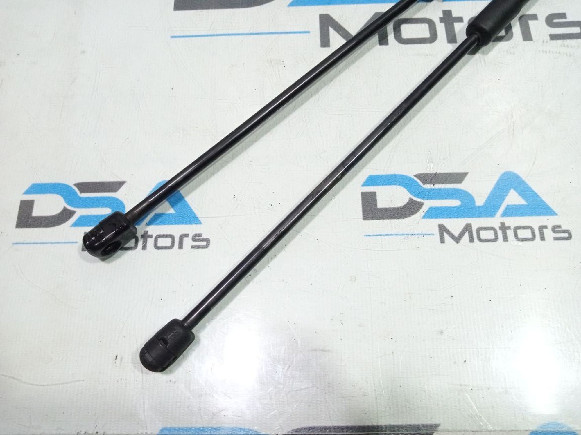 https://gcs.partsauto.market/rn-stockpro.appspot.com/thmbs/userImages/b7628e092085f1f91467af1afb6e7630/part/43958284-1926-4c19-9749-119283dd71d1_1748621263329.jpg