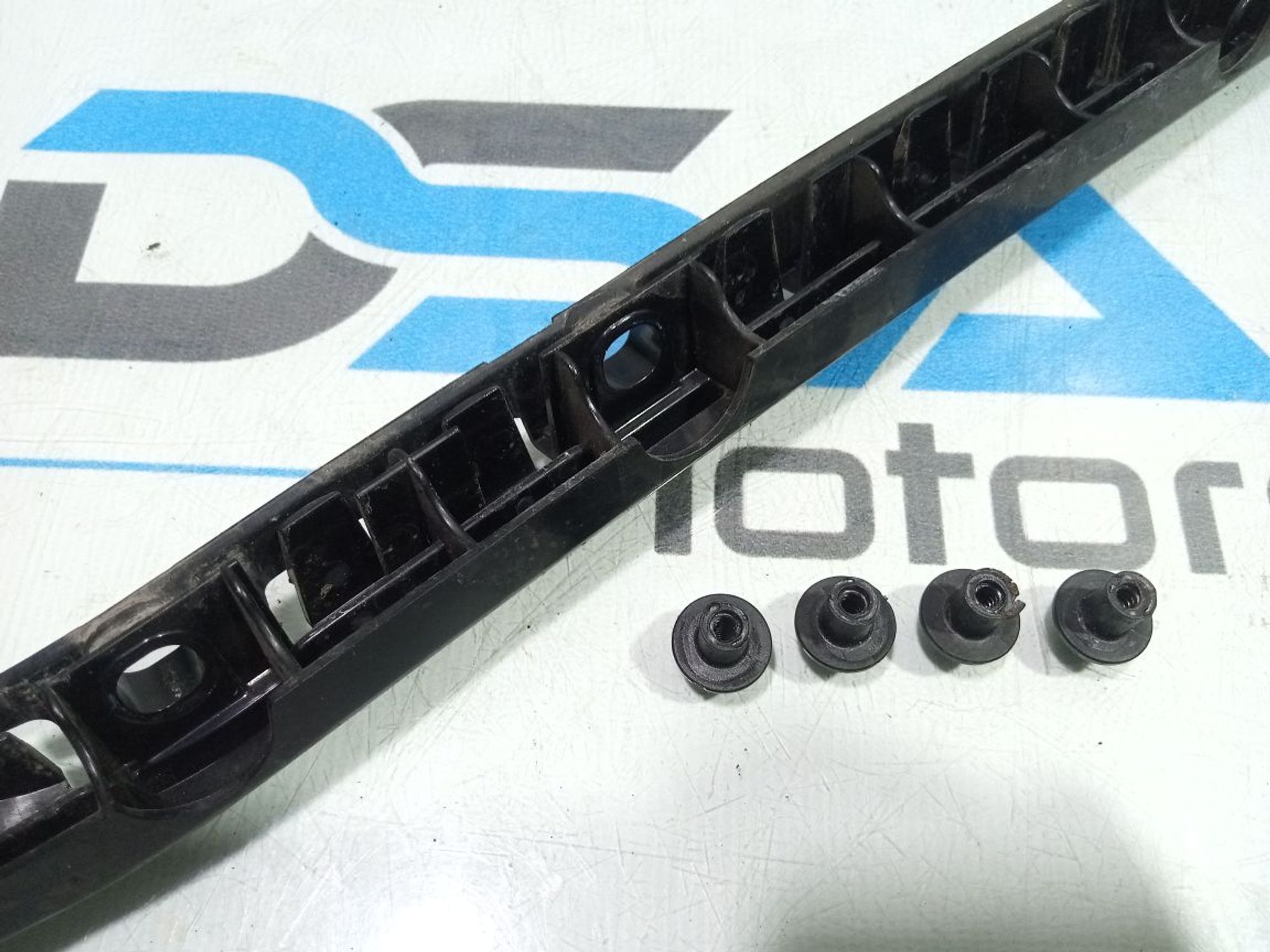 https://gcs.partsauto.market/rn-stockpro.appspot.com/thmbs/userImages/b7628e092085f1f91467af1afb6e7630/part/47b47ab7-0c04-41c8-8b48-14ca2aae4fa7_1748623542183.jpg