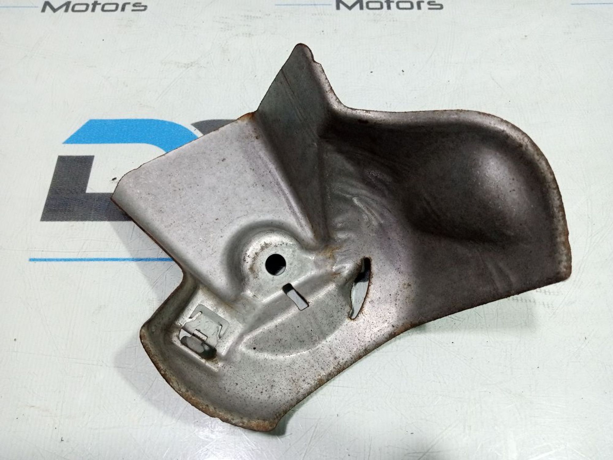https://gcs.partsauto.market/rn-stockpro.appspot.com/thmbs/userImages/b7628e092085f1f91467af1afb6e7630/part/480c7e9b-b5e4-40cd-86c2-6c35b33206be_1748621787612.jpg