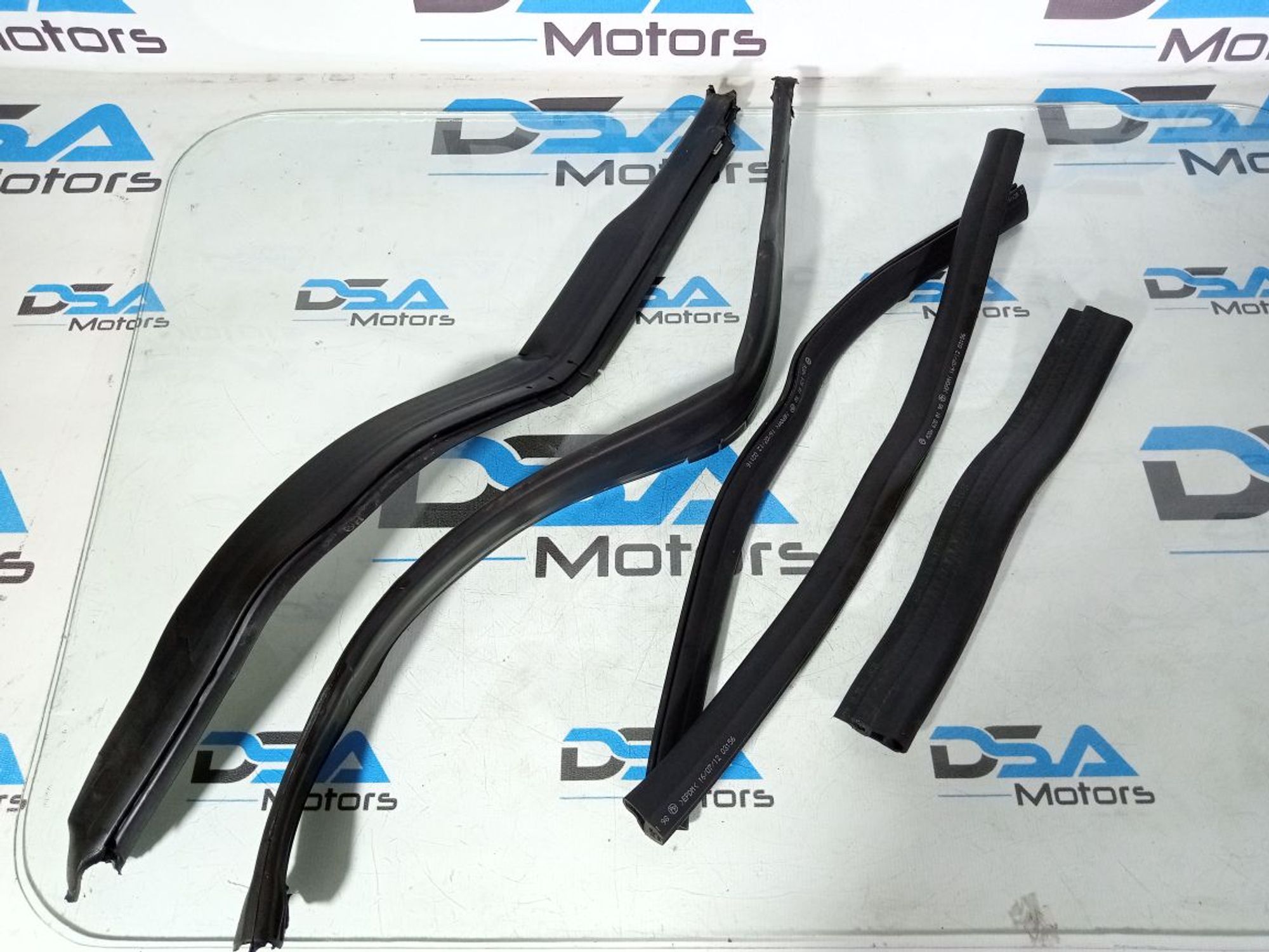 https://gcs.partsauto.market/rn-stockpro.appspot.com/thmbs/userImages/b7628e092085f1f91467af1afb6e7630/part/495d758d-9008-4adf-8b9b-282a38770772_1747336760259.jpg