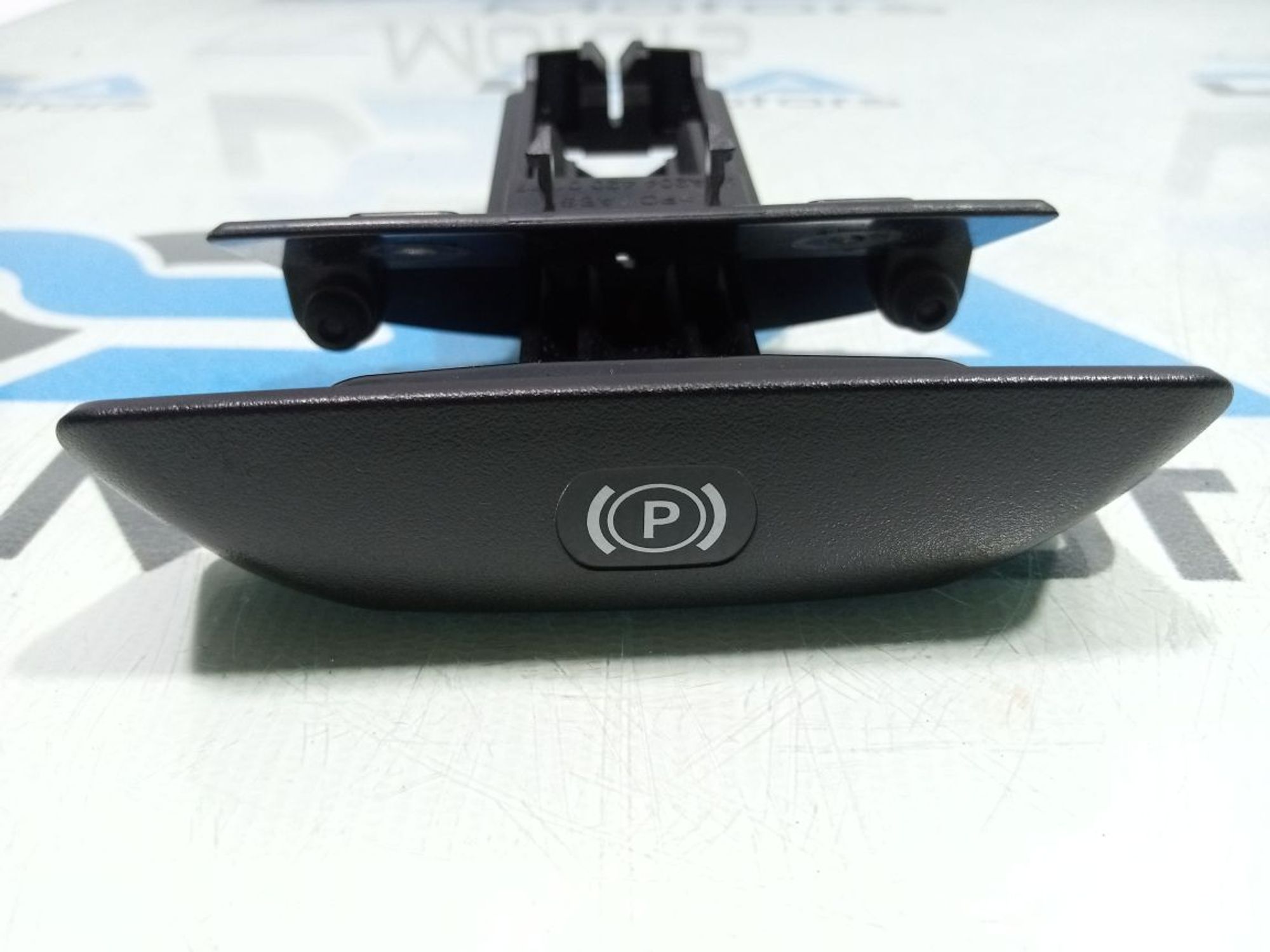 https://gcs.partsauto.market/rn-stockpro.appspot.com/thmbs/userImages/b7628e092085f1f91467af1afb6e7630/part/4d211ada-855e-47a6-9c61-ca2633704ed3_1748162666566.jpg
