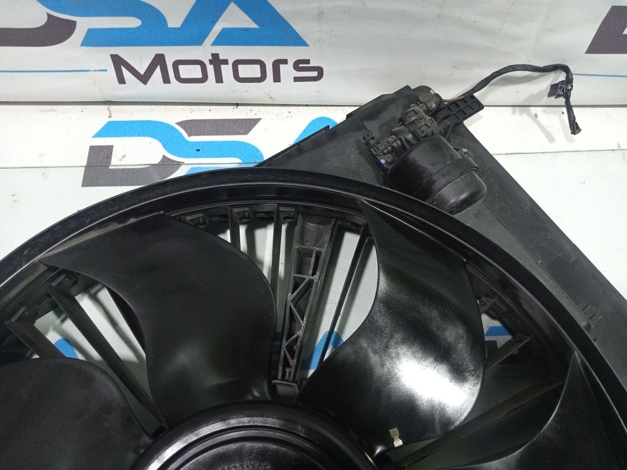 https://gcs.partsauto.market/rn-stockpro.appspot.com/thmbs/userImages/b7628e092085f1f91467af1afb6e7630/part/4dce88bf-9657-4664-aff3-b5811c2a2dd0_1748888555741.jpg