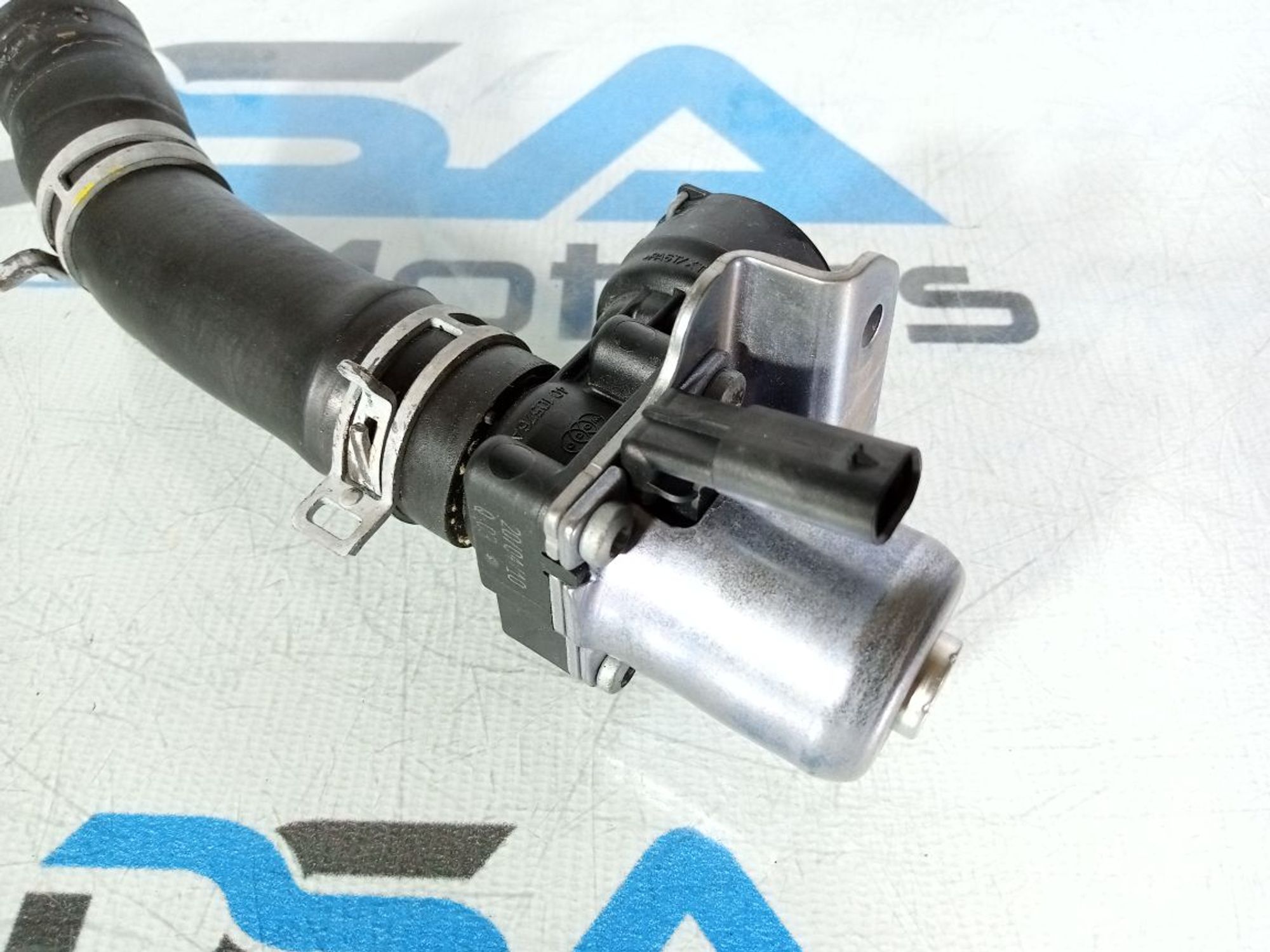 https://gcs.partsauto.market/rn-stockpro.appspot.com/thmbs/userImages/b7628e092085f1f91467af1afb6e7630/part/4f9e94b6-5fe1-4b18-b055-2a0552b97dc9_1746960077201.jpg