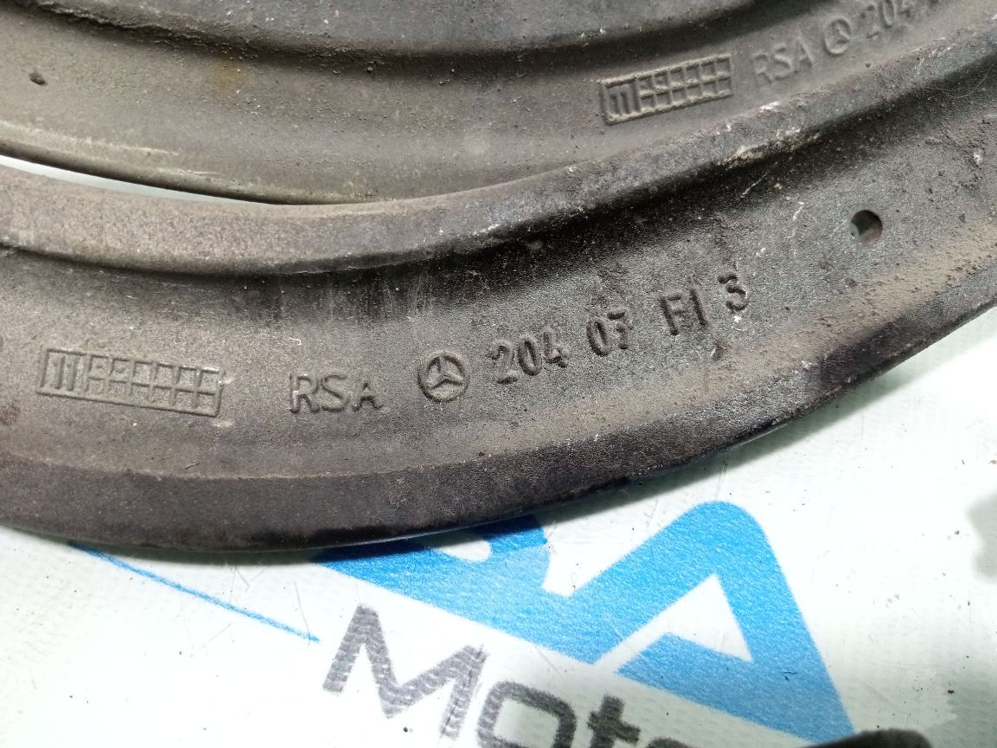 https://gcs.partsauto.market/rn-stockpro.appspot.com/thmbs/userImages/b7628e092085f1f91467af1afb6e7630/part/51670f28-6efb-4007-89e2-5e29154cda01_1748614920296.jpg