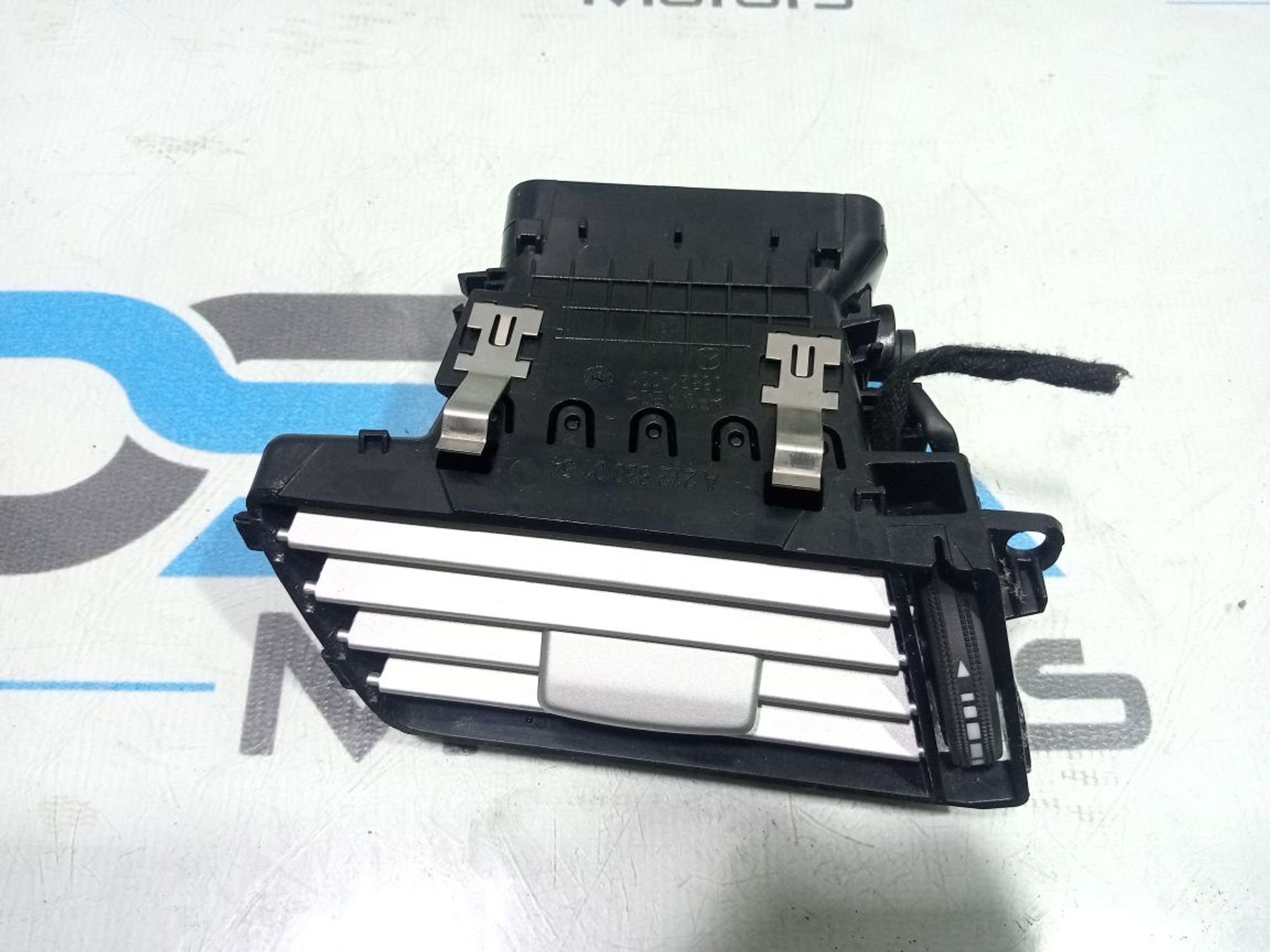 https://gcs.partsauto.market/rn-stockpro.appspot.com/thmbs/userImages/b7628e092085f1f91467af1afb6e7630/part/55a6e691-d501-45a2-9d6b-08fd725313de_1748879761422.jpg