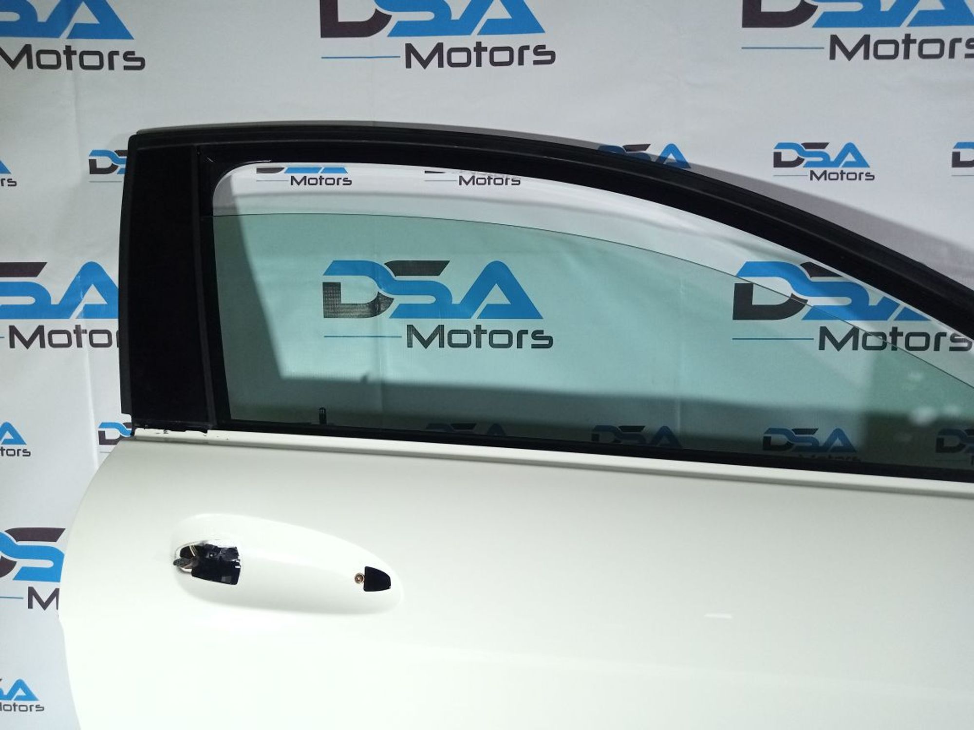 https://gcs.partsauto.market/rn-stockpro.appspot.com/thmbs/userImages/b7628e092085f1f91467af1afb6e7630/part/569050a5-677e-4510-b939-a816413028f2_1742014267873.jpg
