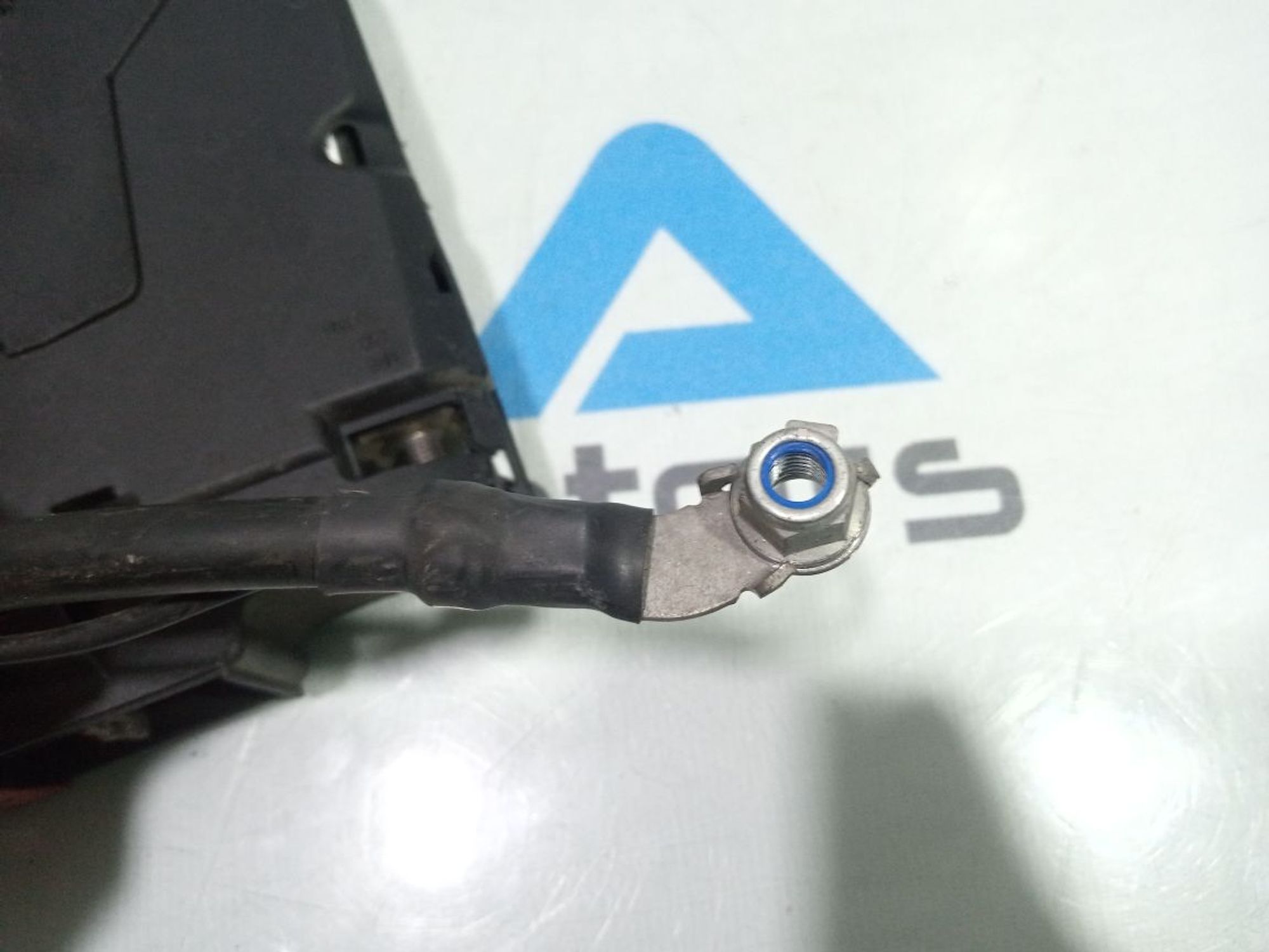 https://gcs.partsauto.market/rn-stockpro.appspot.com/thmbs/userImages/b7628e092085f1f91467af1afb6e7630/part/582018cf-5da1-4a7a-8790-021a0a2e13fa_1748281275196.jpg