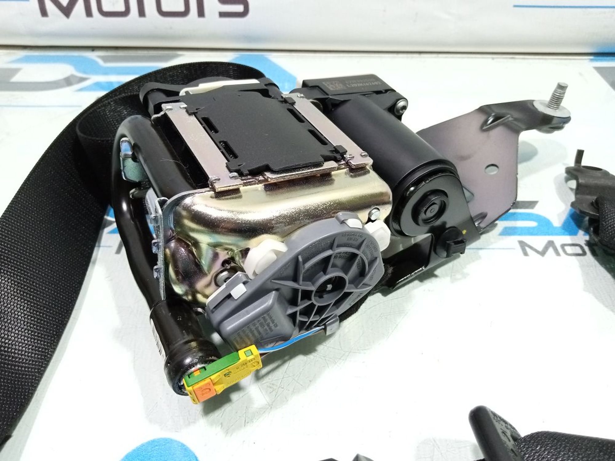 https://gcs.partsauto.market/rn-stockpro.appspot.com/thmbs/userImages/b7628e092085f1f91467af1afb6e7630/part/5be36846-dd06-4ced-b85b-235db7a3c77d_1748160103772.jpg