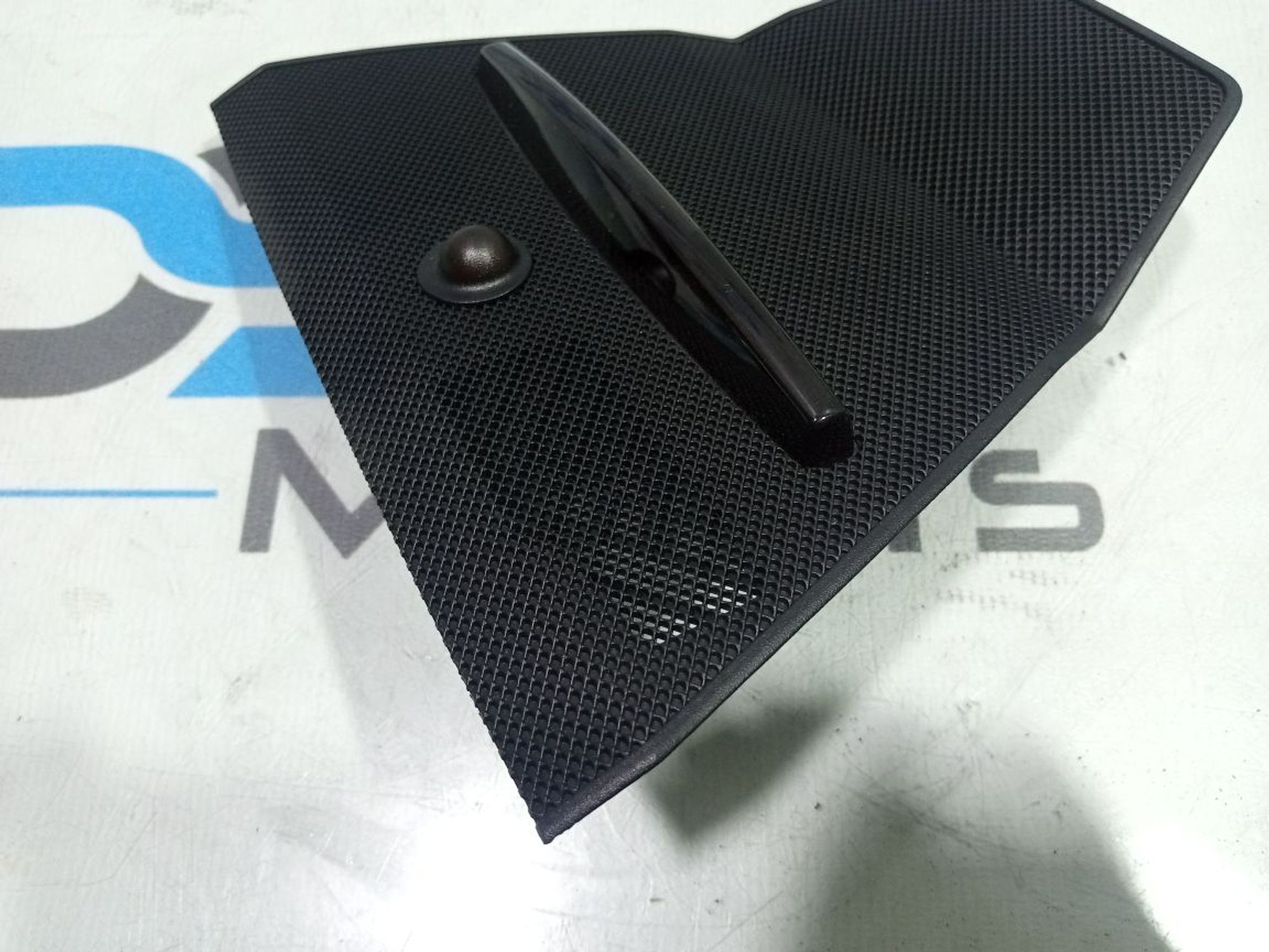 https://gcs.partsauto.market/rn-stockpro.appspot.com/thmbs/userImages/b7628e092085f1f91467af1afb6e7630/part/5cde6644-3b70-449d-bccc-fcfa72d35e49_1748868874405.jpg