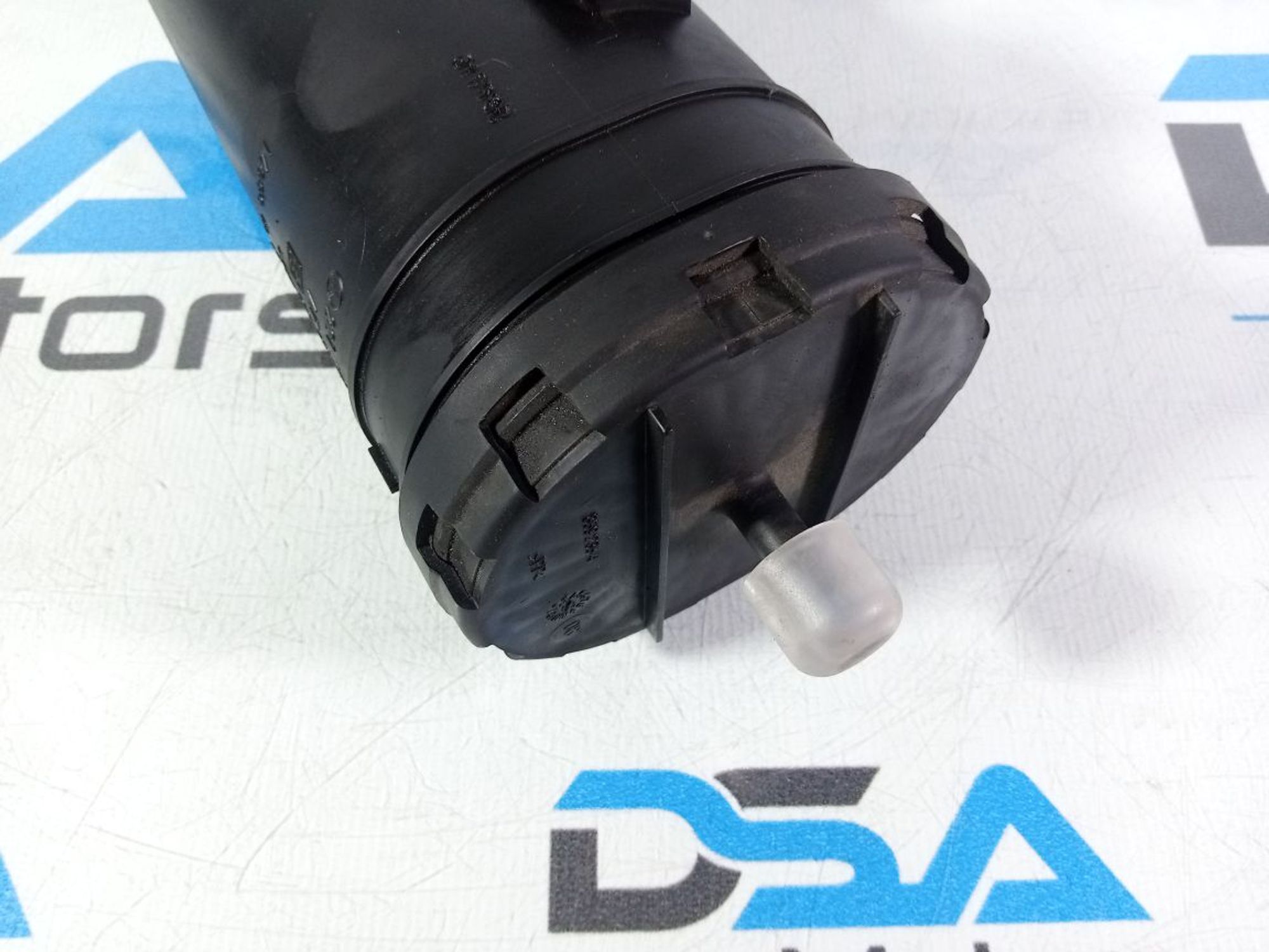 https://gcs.partsauto.market/rn-stockpro.appspot.com/thmbs/userImages/b7628e092085f1f91467af1afb6e7630/part/5dee29ff-3529-423d-b94c-5a3b0830c546_1747023817119.jpg