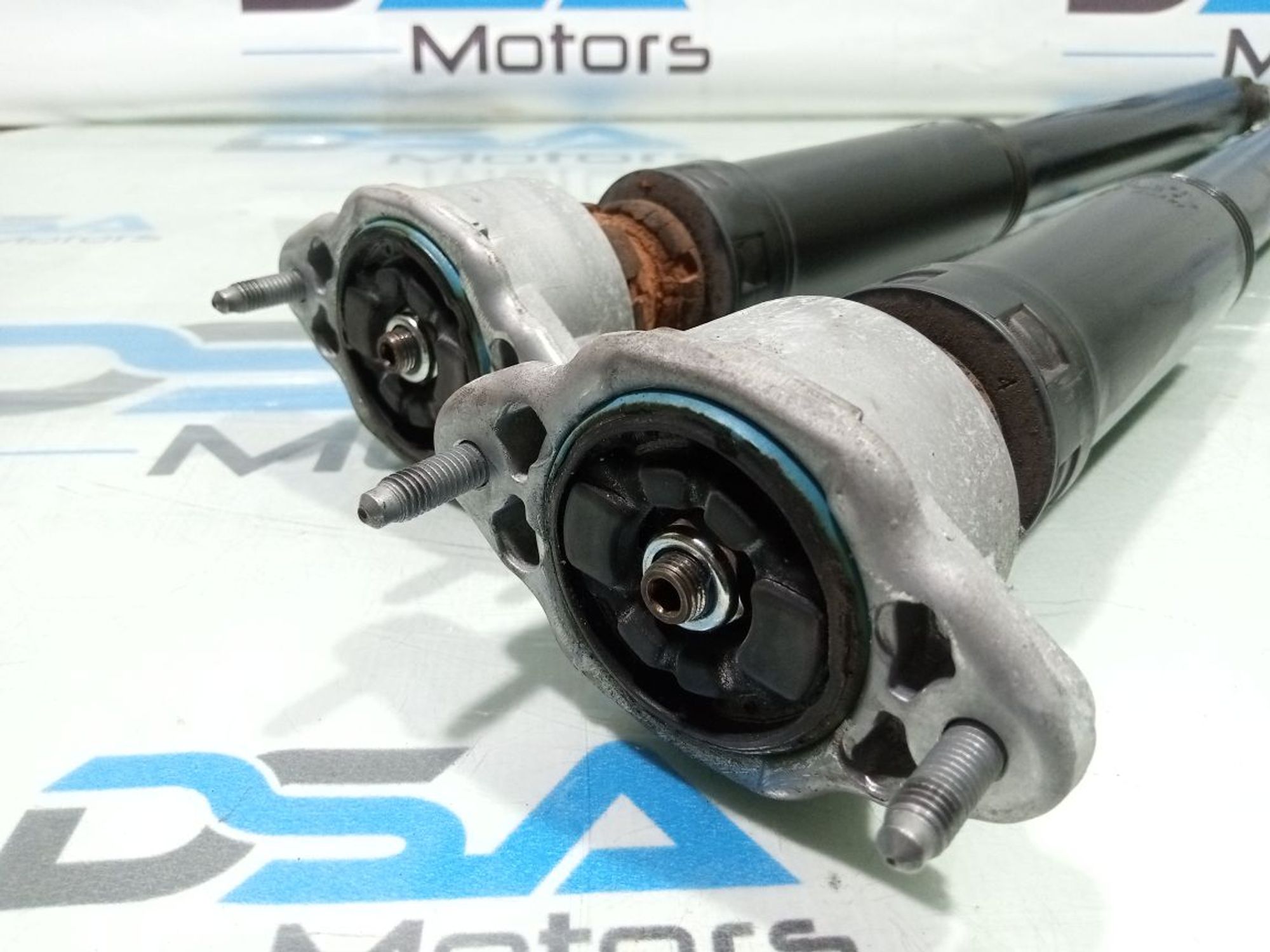 https://gcs.partsauto.market/rn-stockpro.appspot.com/thmbs/userImages/b7628e092085f1f91467af1afb6e7630/part/5e0f2d8f-fa0c-4f0b-aefa-1b42730a028b_1749181677234.jpg