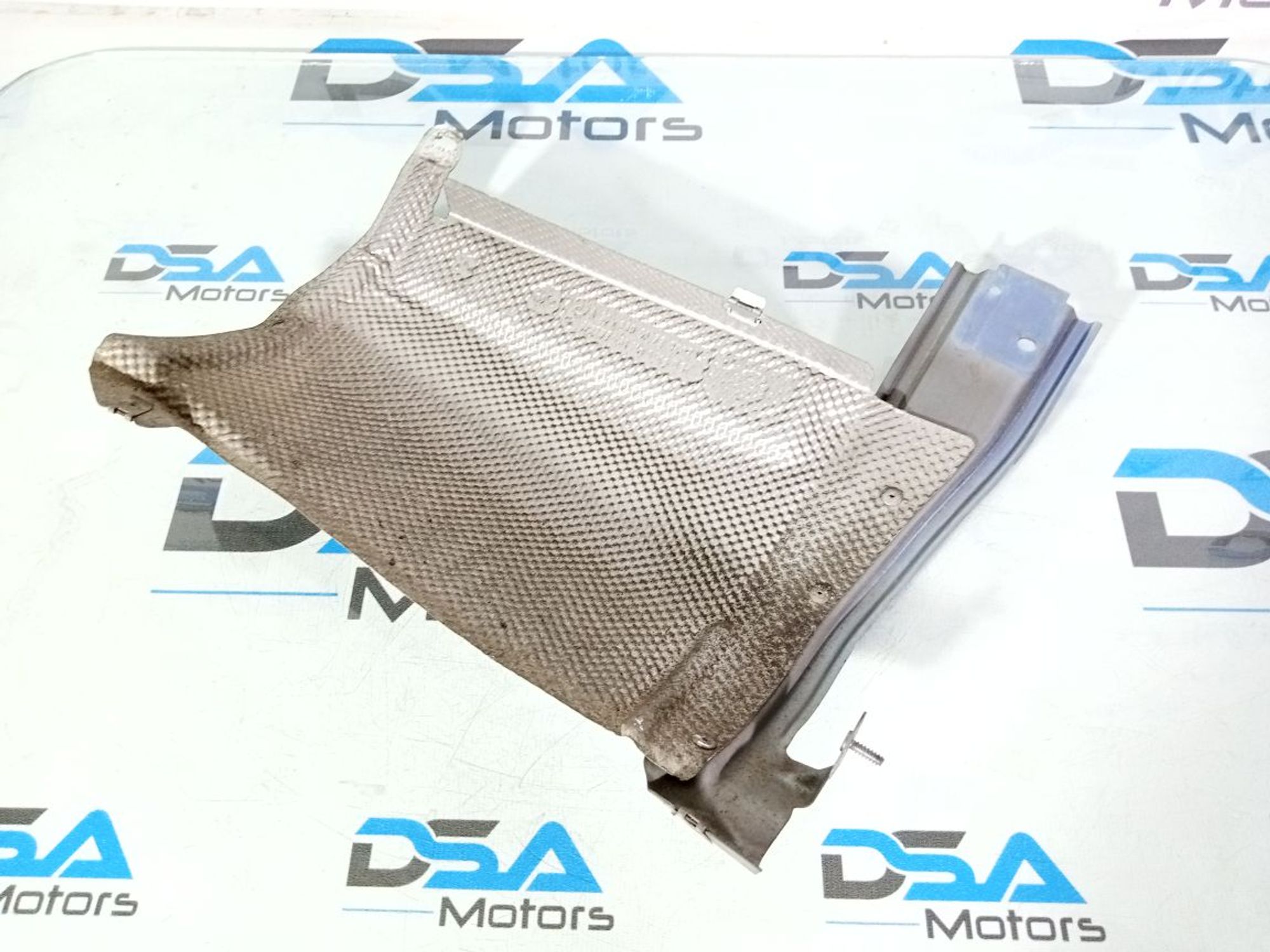 https://gcs.partsauto.market/rn-stockpro.appspot.com/thmbs/userImages/b7628e092085f1f91467af1afb6e7630/part/5e12e6c0-51f7-4d88-9d3d-a2f9e7c2f712_1747395736842.jpg
