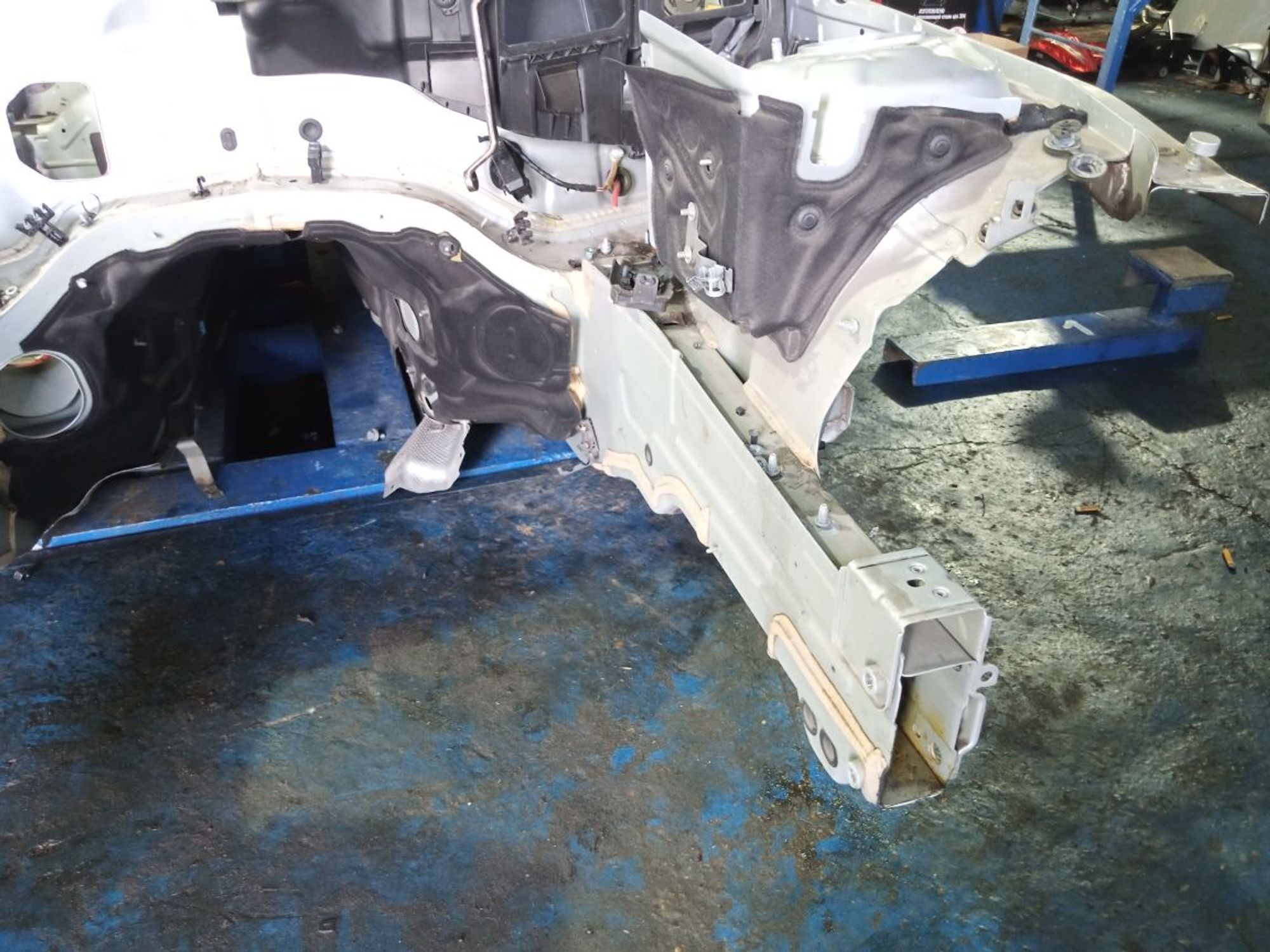 https://gcs.partsauto.market/rn-stockpro.appspot.com/thmbs/userImages/b7628e092085f1f91467af1afb6e7630/part/5f1eb1c6-06e7-4177-b5a3-e5465af40ca2_1747740790404.jpg