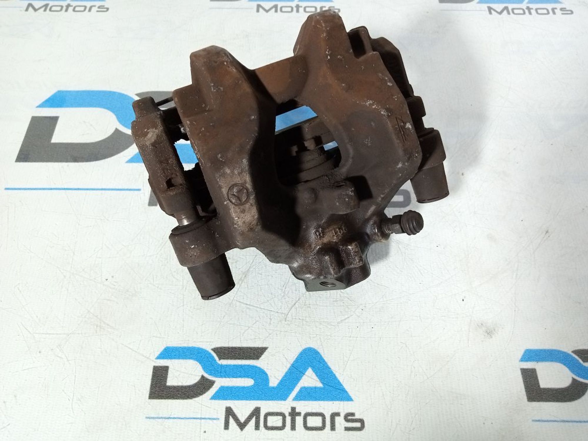 https://gcs.partsauto.market/rn-stockpro.appspot.com/thmbs/userImages/b7628e092085f1f91467af1afb6e7630/part/63e288a5-ca82-4a31-81ef-80a03327c44e_1747338054427.jpg