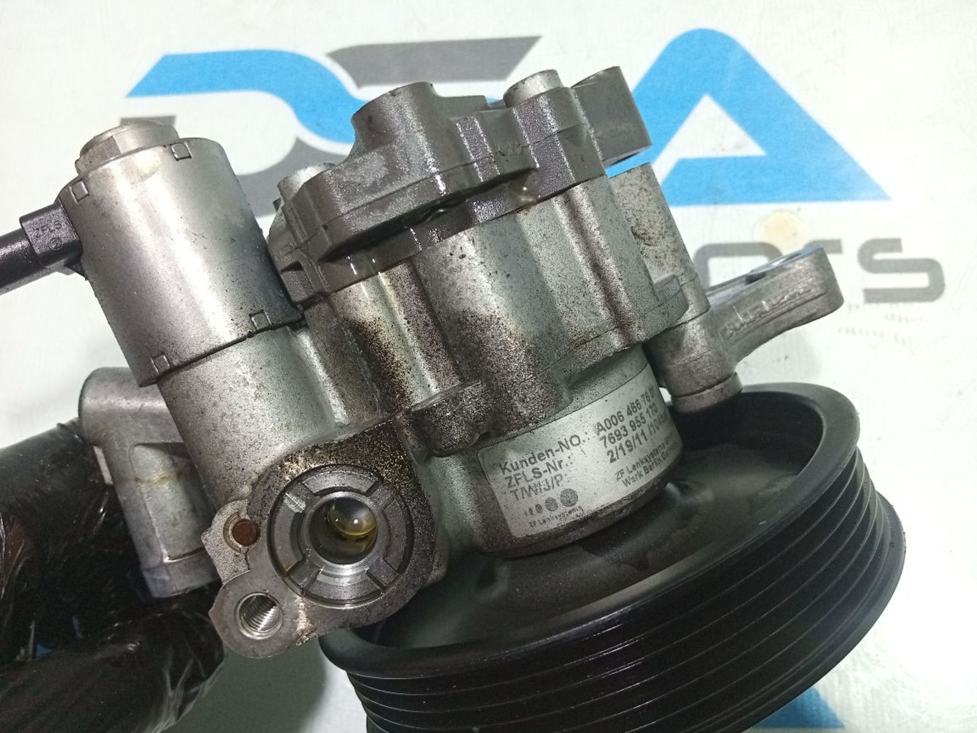 https://gcs.partsauto.market/rn-stockpro.appspot.com/thmbs/userImages/b7628e092085f1f91467af1afb6e7630/part/66b55bf3-187f-42dc-8465-b03cbc246f00_1748621190654.jpg