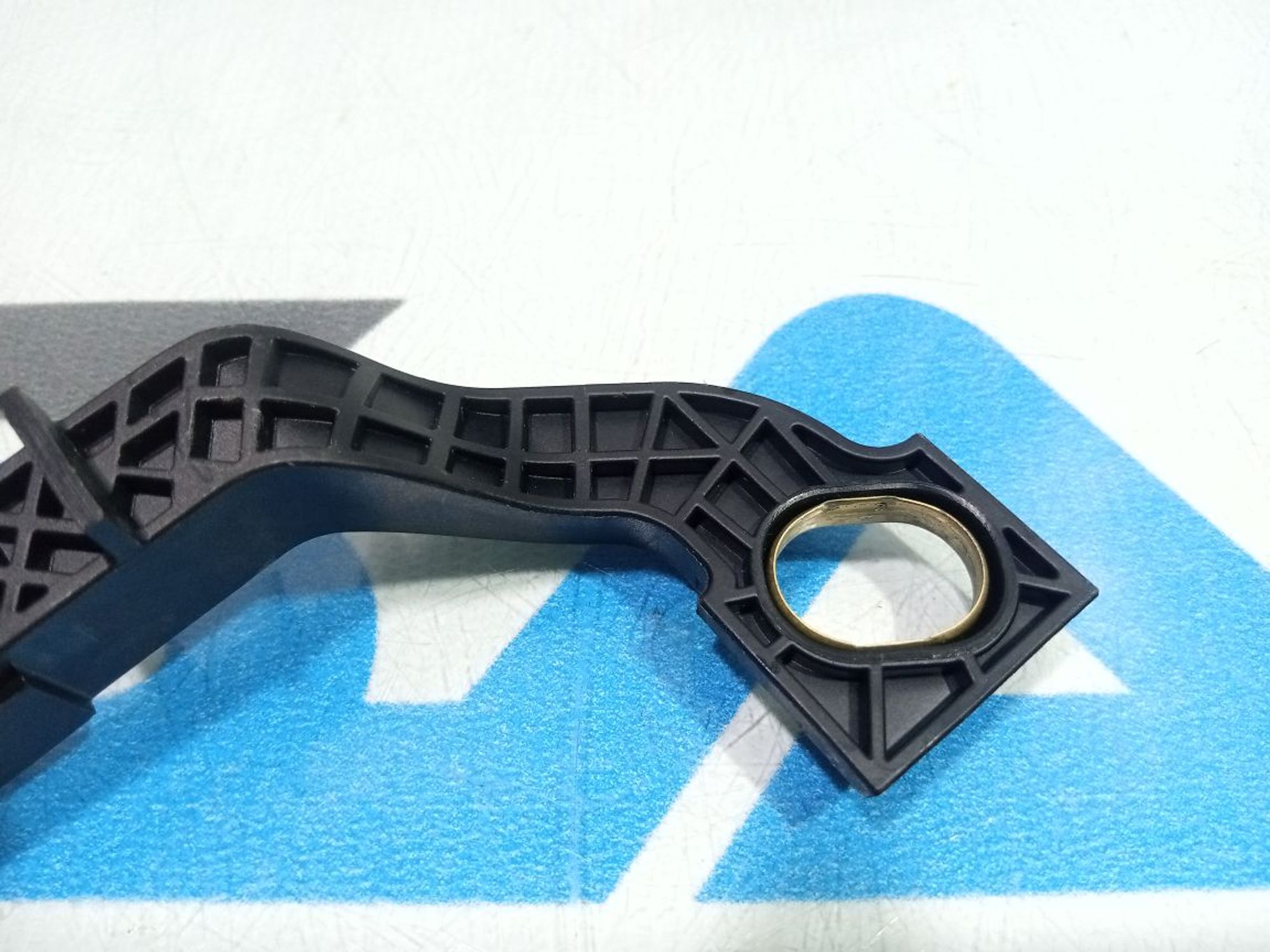 https://gcs.partsauto.market/rn-stockpro.appspot.com/thmbs/userImages/b7628e092085f1f91467af1afb6e7630/part/67ada1bb-8f23-478d-b746-a6ad361a1ea6_1748282243712.jpg