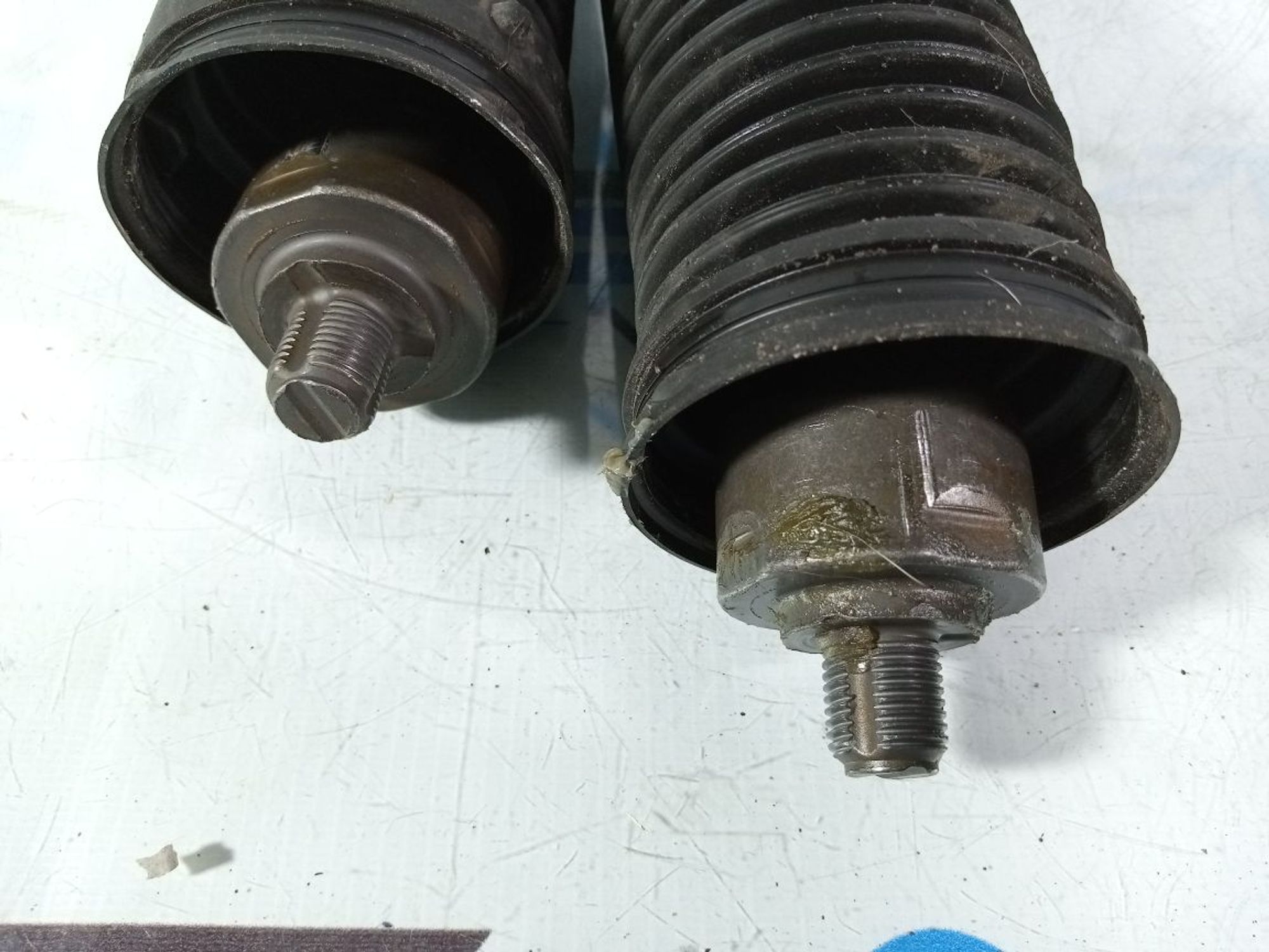 https://gcs.partsauto.market/rn-stockpro.appspot.com/thmbs/userImages/b7628e092085f1f91467af1afb6e7630/part/688394bd-bb1b-4611-ba15-767ea2c043c8_1737222213675.jpg