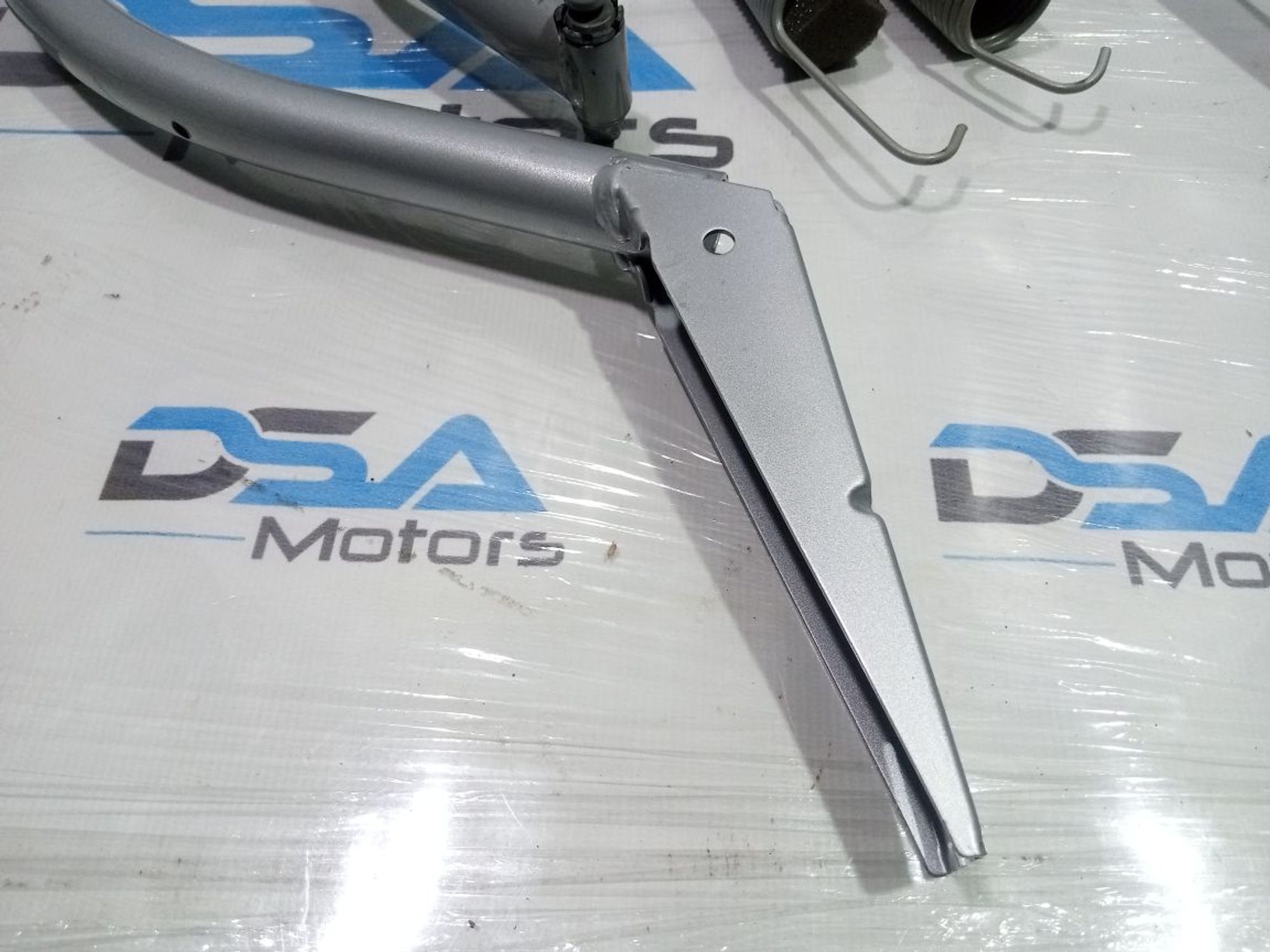 https://gcs.partsauto.market/rn-stockpro.appspot.com/thmbs/userImages/b7628e092085f1f91467af1afb6e7630/part/6b2d4dae-53f5-422b-9bc8-f92dc975fbd0_1749717026203.jpg