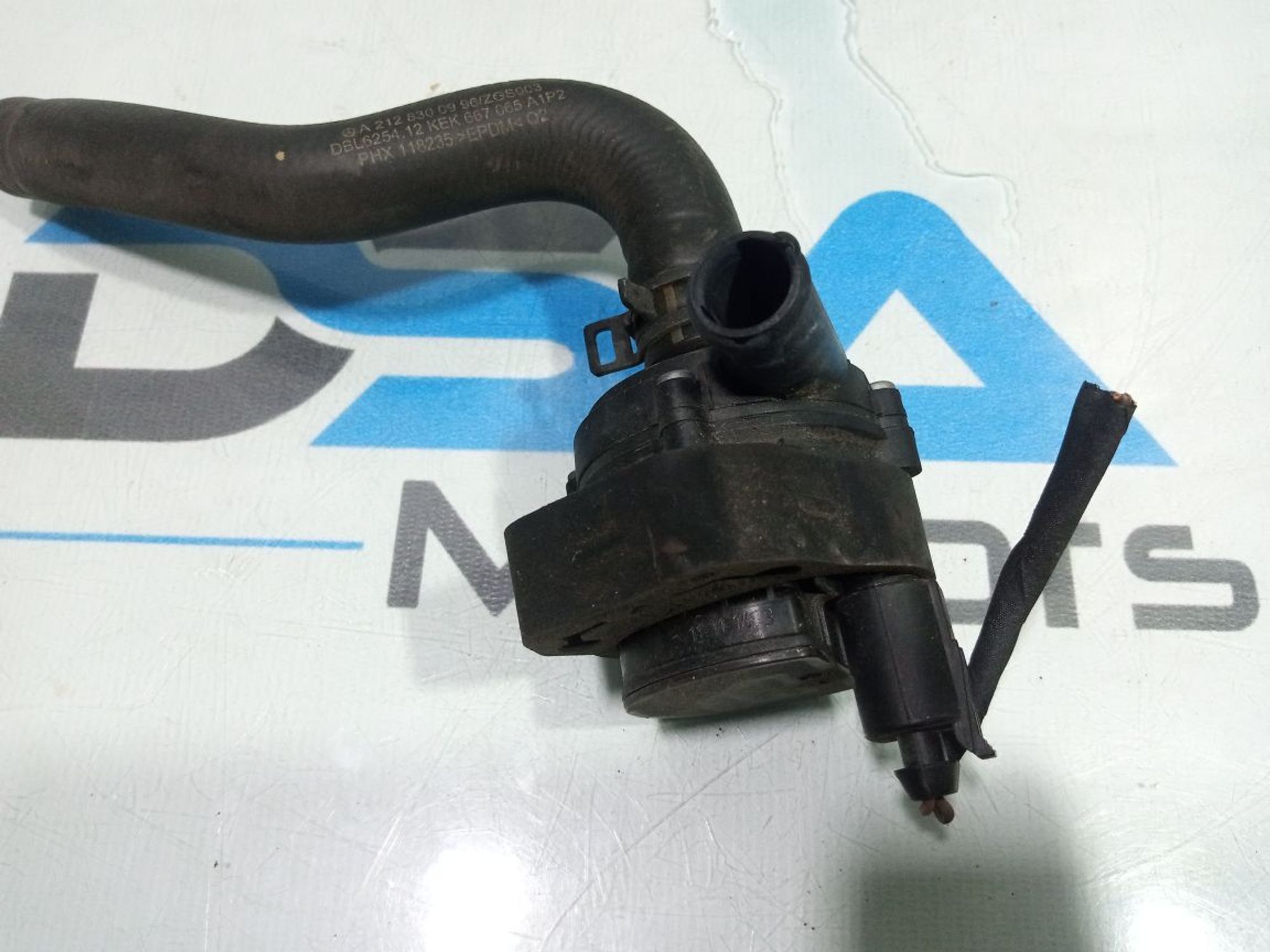 https://gcs.partsauto.market/rn-stockpro.appspot.com/thmbs/userImages/b7628e092085f1f91467af1afb6e7630/part/6b812dc4-7b39-4c98-a319-0e908eeabe7a_1748281724952.jpg