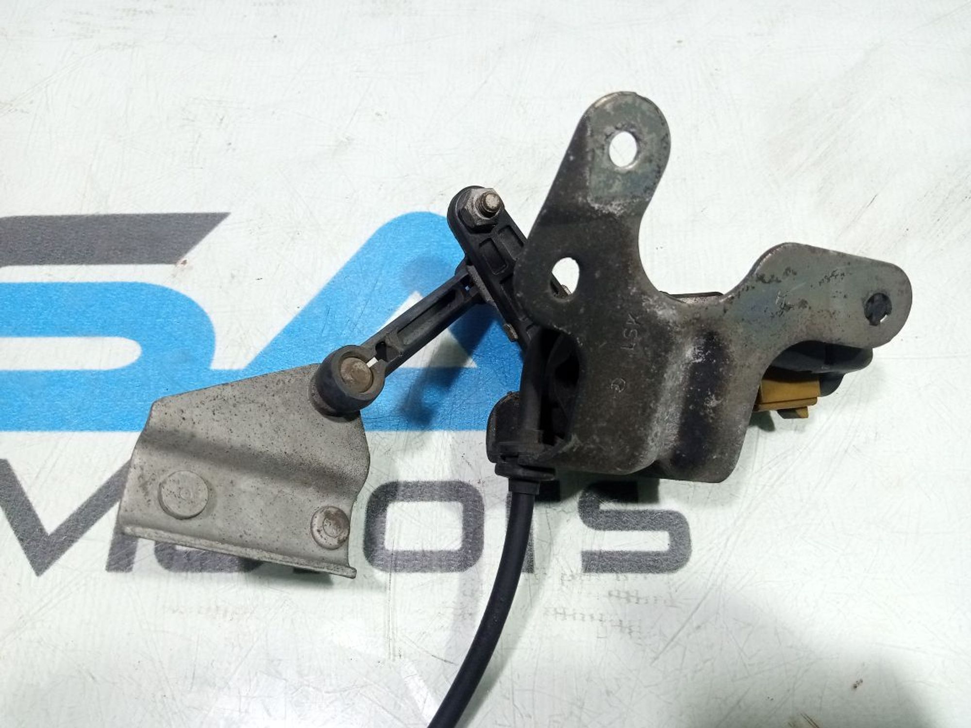 https://gcs.partsauto.market/rn-stockpro.appspot.com/thmbs/userImages/b7628e092085f1f91467af1afb6e7630/part/6e4f6c89-80c3-4fbd-b069-3303776dd226_1748894649363.jpg