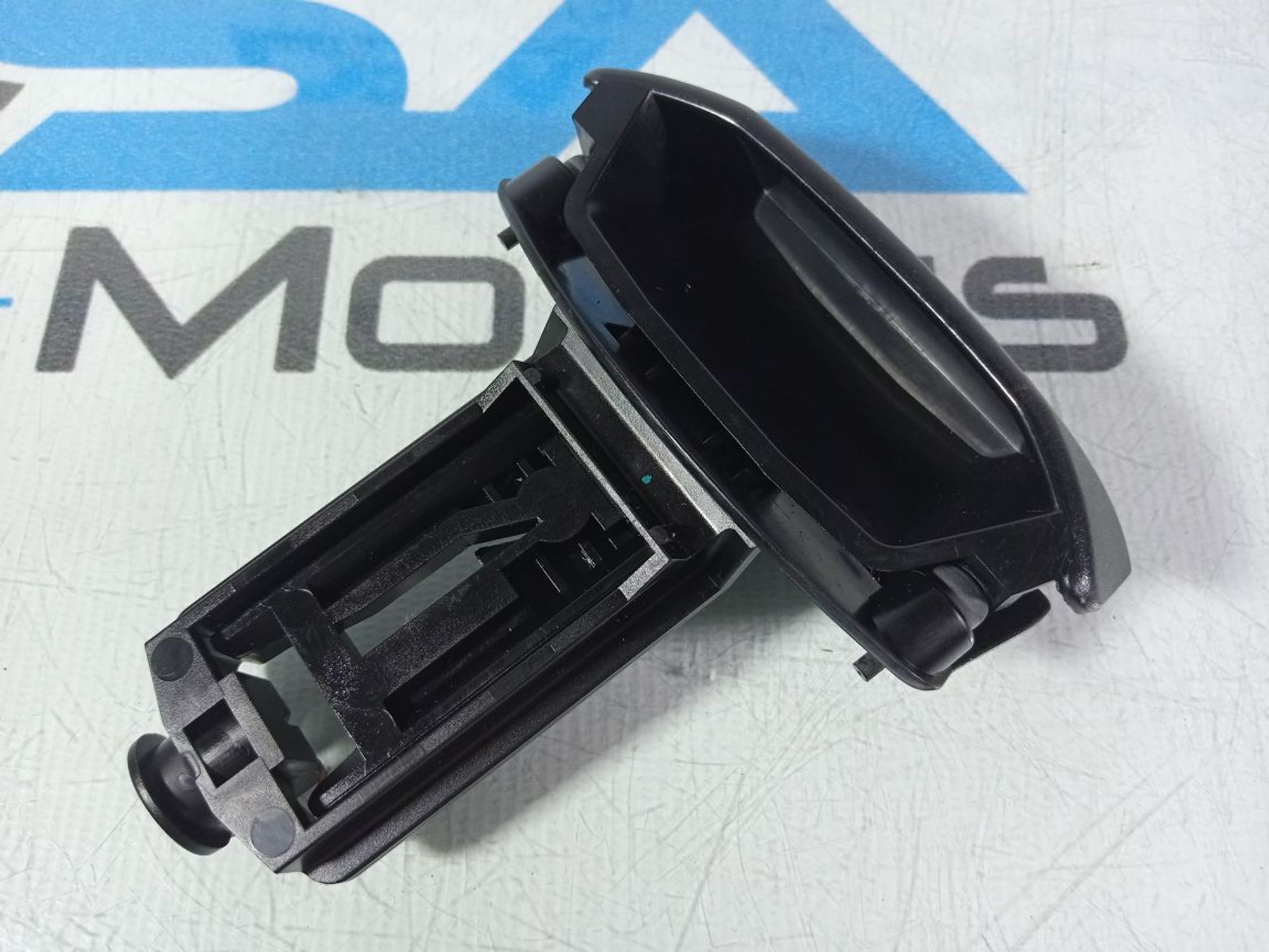 https://gcs.partsauto.market/rn-stockpro.appspot.com/thmbs/userImages/b7628e092085f1f91467af1afb6e7630/part/6ec40ec2-6b75-4e7f-8e77-24e08333d2ff_1746542632083.jpg