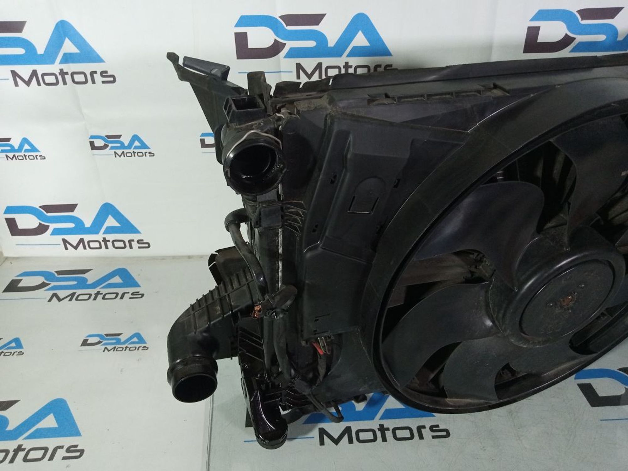 https://gcs.partsauto.market/rn-stockpro.appspot.com/thmbs/userImages/b7628e092085f1f91467af1afb6e7630/part/74a70662-da89-4600-8579-8df02be0730d_1747216092763.jpg