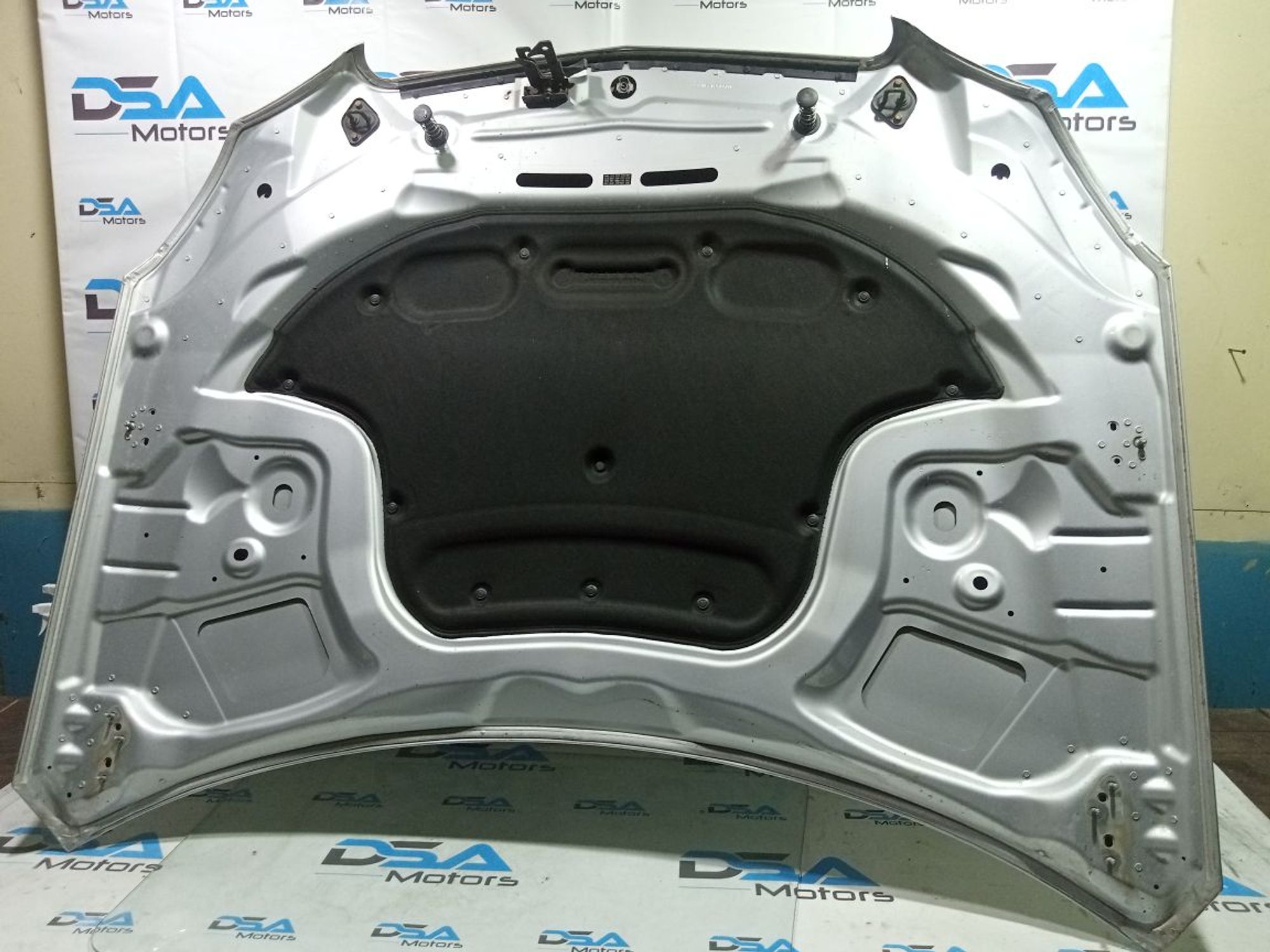 https://gcs.partsauto.market/rn-stockpro.appspot.com/thmbs/userImages/b7628e092085f1f91467af1afb6e7630/part/74b78a26-634c-4e17-bd5f-829ee220b071_1748870137284.jpg