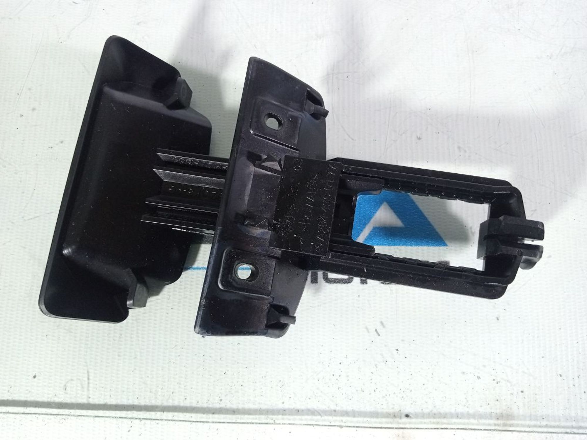 https://gcs.partsauto.market/rn-stockpro.appspot.com/thmbs/userImages/b7628e092085f1f91467af1afb6e7630/part/777c8984-4a77-4bd4-b38e-152dde054475_1741685927856.jpg