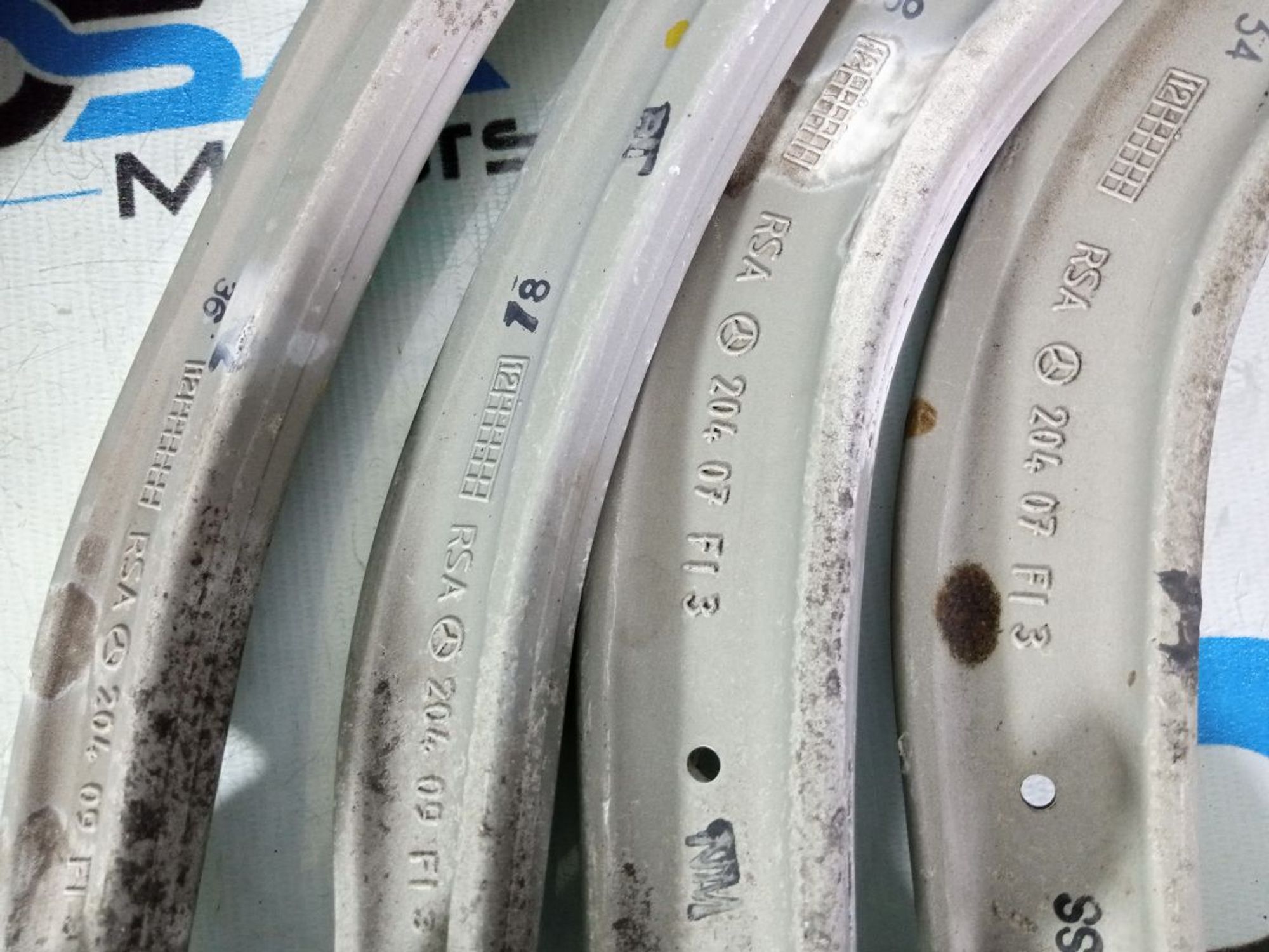 https://gcs.partsauto.market/rn-stockpro.appspot.com/thmbs/userImages/b7628e092085f1f91467af1afb6e7630/part/77995629-723e-4382-821a-ece7af894a05_1747232671691.jpg