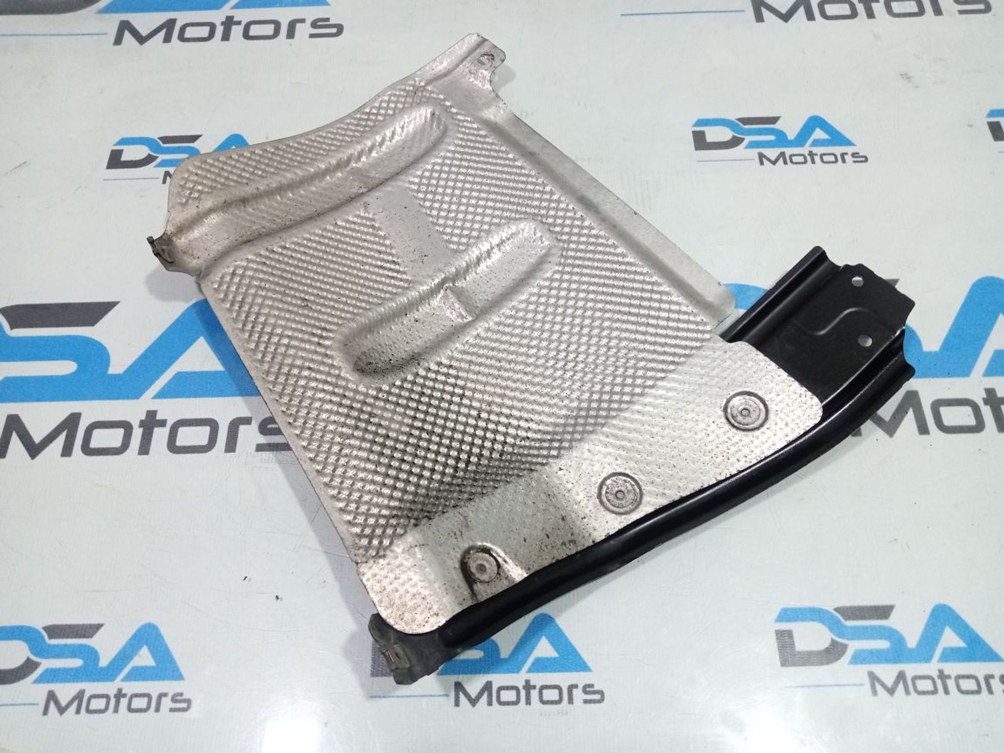 https://gcs.partsauto.market/rn-stockpro.appspot.com/thmbs/userImages/b7628e092085f1f91467af1afb6e7630/part/782e09b9-89fe-424d-a682-7dcff56eb2c0_1747848720971.jpg