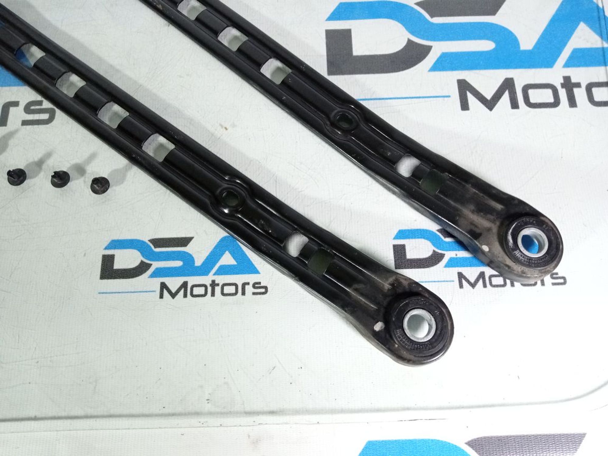 https://gcs.partsauto.market/rn-stockpro.appspot.com/thmbs/userImages/b7628e092085f1f91467af1afb6e7630/part/793be3b1-2418-4f5e-971b-dcf4db5c1d90_1746960151888.jpg