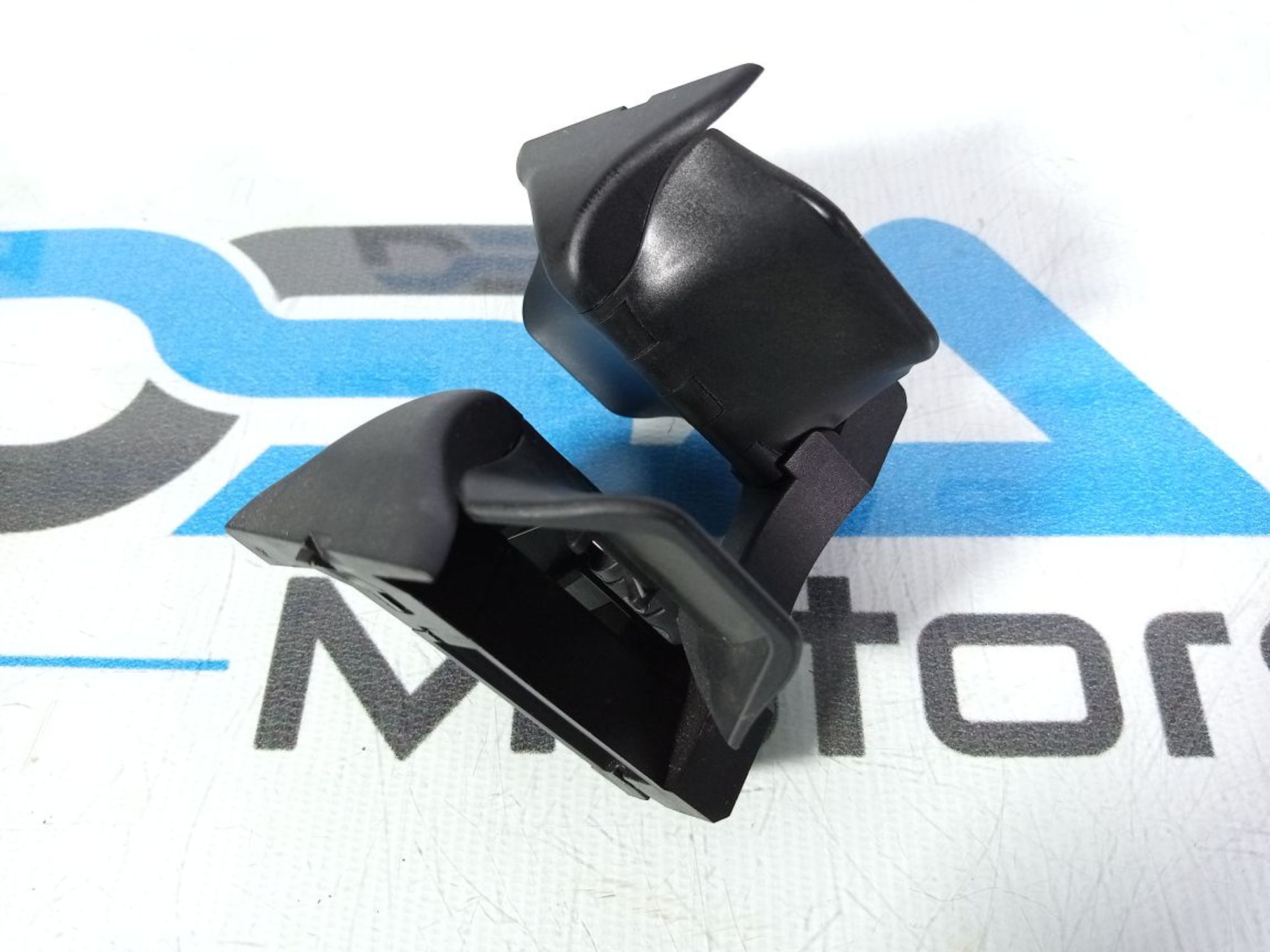 https://gcs.partsauto.market/rn-stockpro.appspot.com/thmbs/userImages/b7628e092085f1f91467af1afb6e7630/part/7aead278-cd02-4991-90e0-cf46c5f202ee_1746001826695.jpg