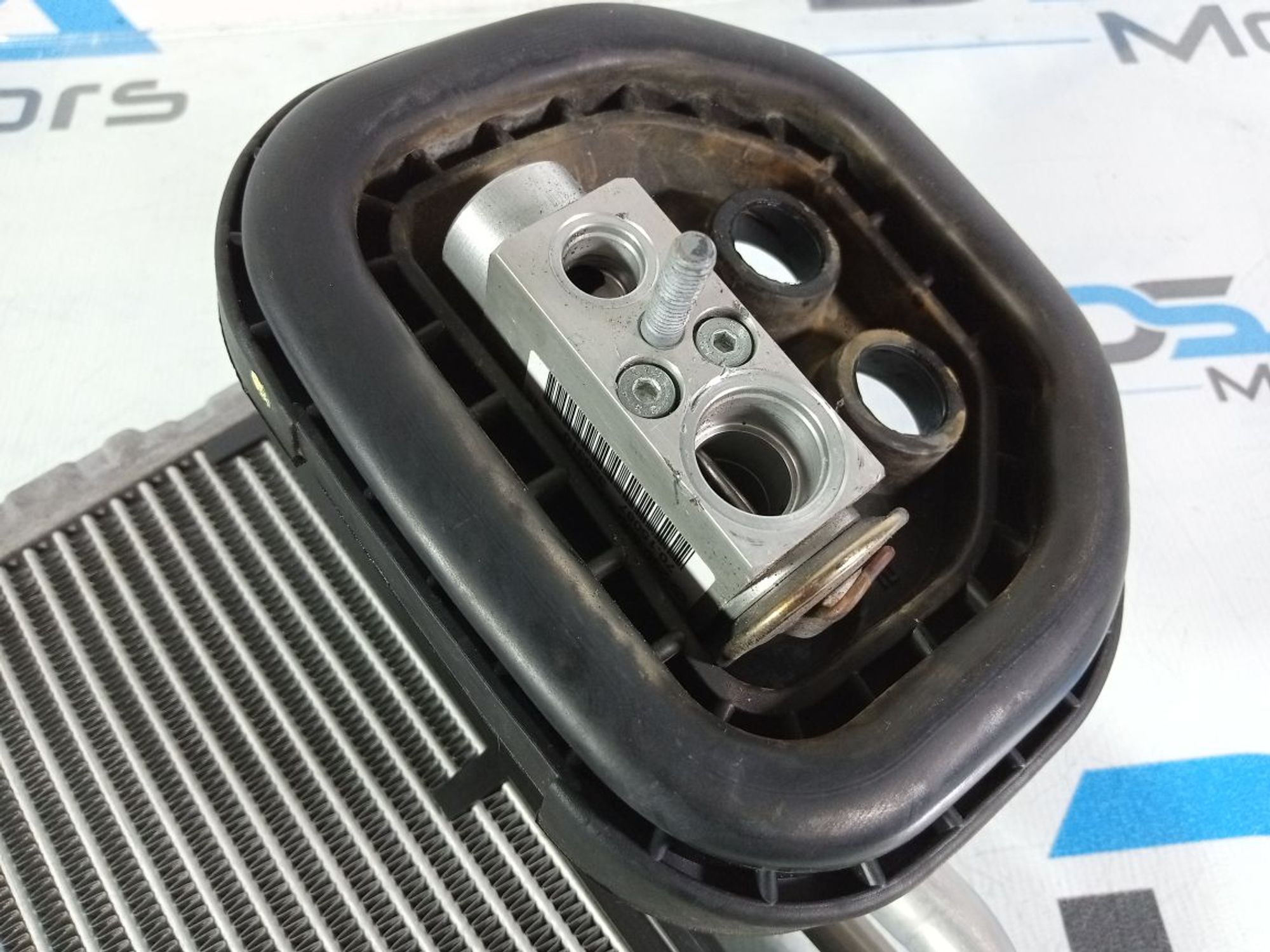 https://gcs.partsauto.market/rn-stockpro.appspot.com/thmbs/userImages/b7628e092085f1f91467af1afb6e7630/part/7c8d3d04-9ef9-4a92-9ad7-c5e5c1c4808a_1747024208259.jpg