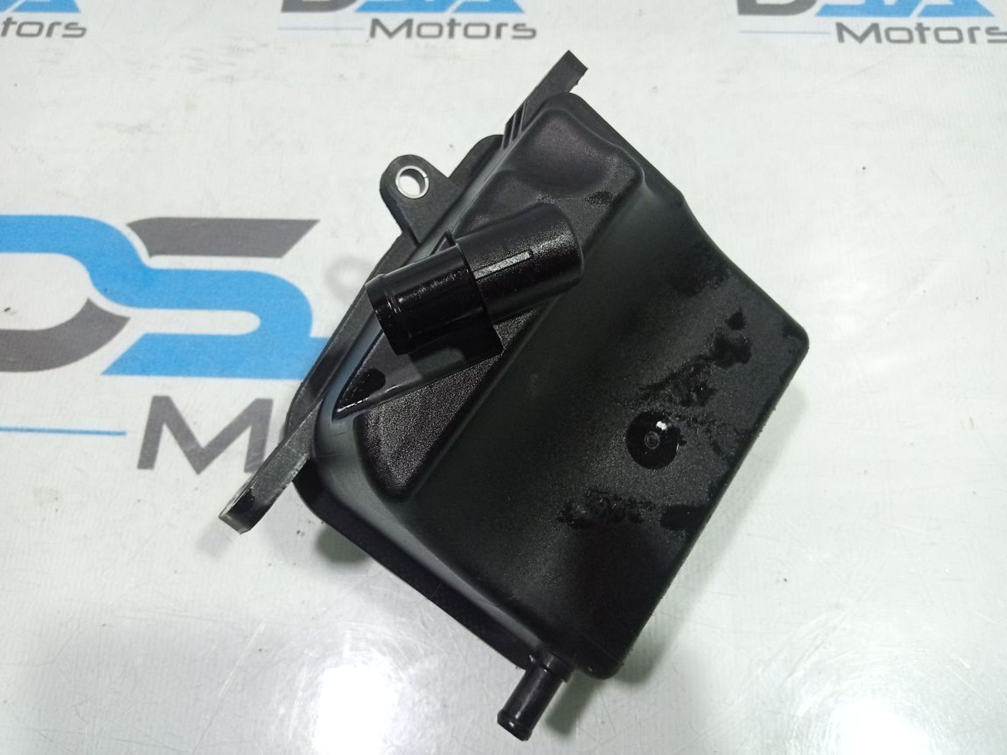 https://gcs.partsauto.market/rn-stockpro.appspot.com/thmbs/userImages/b7628e092085f1f91467af1afb6e7630/part/7d9a7536-ac57-42c1-8aec-6d32bc7c180c_1748621115237.jpg