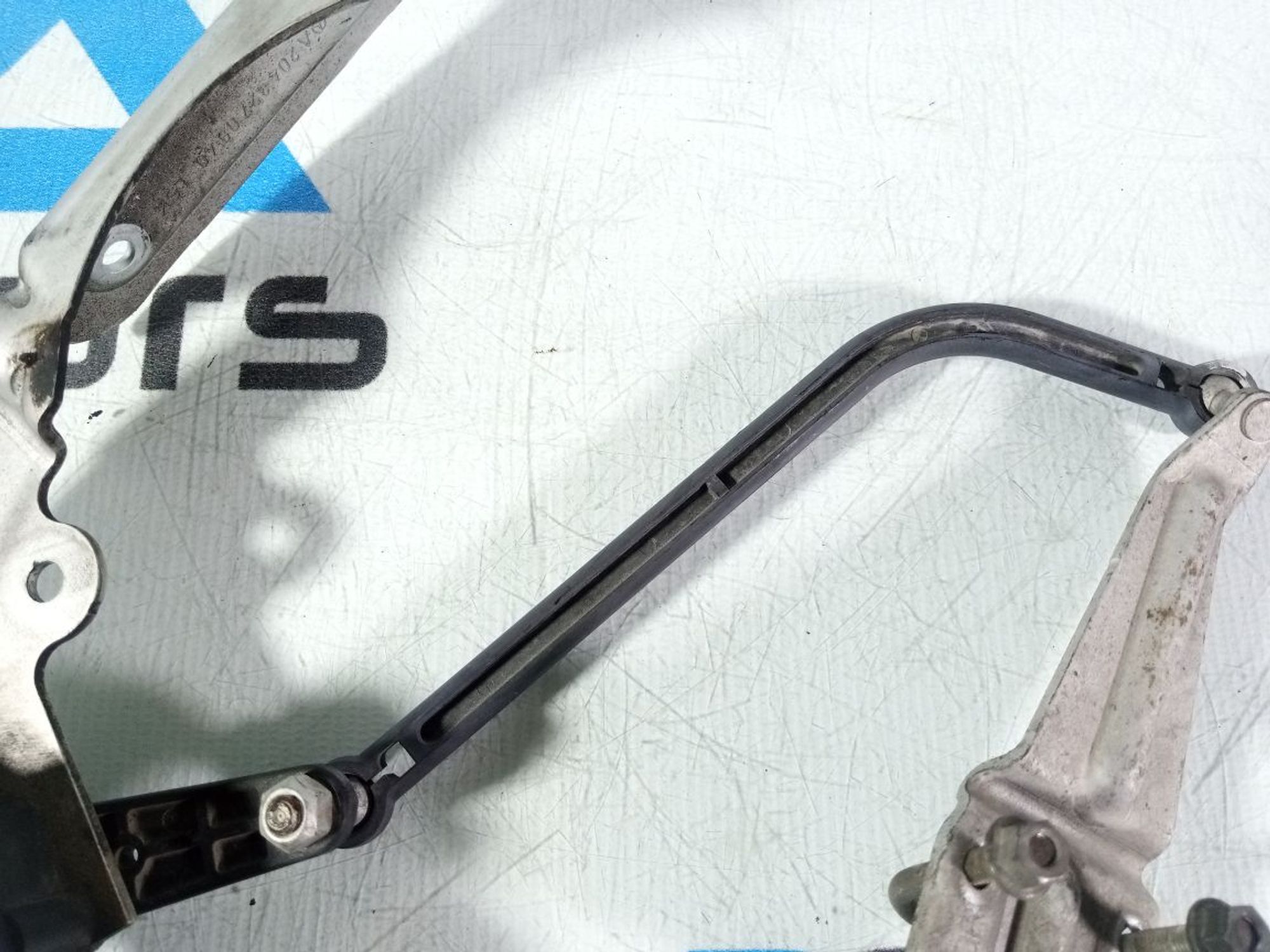 https://gcs.partsauto.market/rn-stockpro.appspot.com/thmbs/userImages/b7628e092085f1f91467af1afb6e7630/part/7e3b3c56-6403-4482-a8ab-dd999728e7d7_1747023529132.jpg