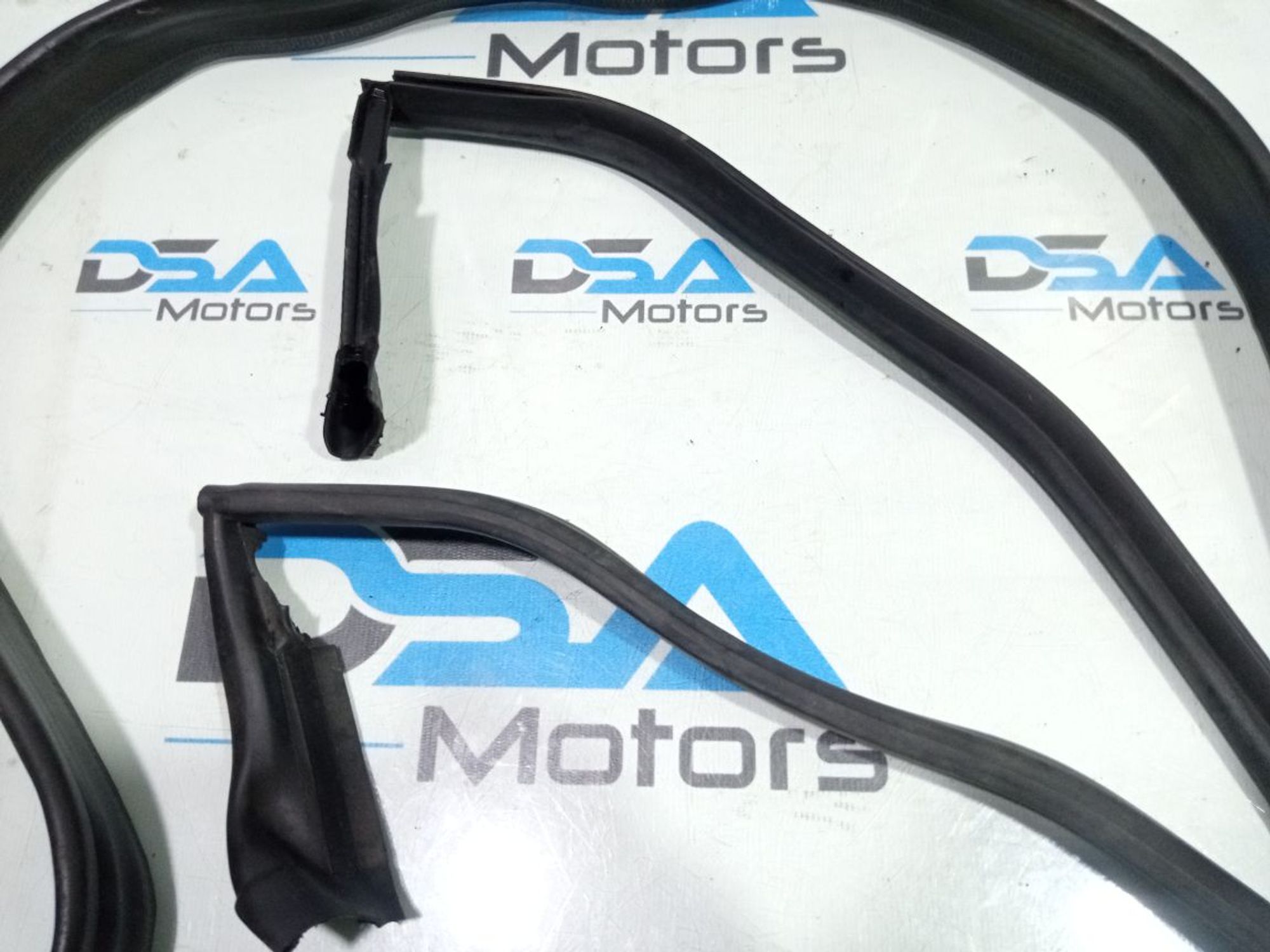 https://gcs.partsauto.market/rn-stockpro.appspot.com/thmbs/userImages/b7628e092085f1f91467af1afb6e7630/part/83015fef-2d77-4e37-a2a0-e37d372c0d36_1748621327607.jpg