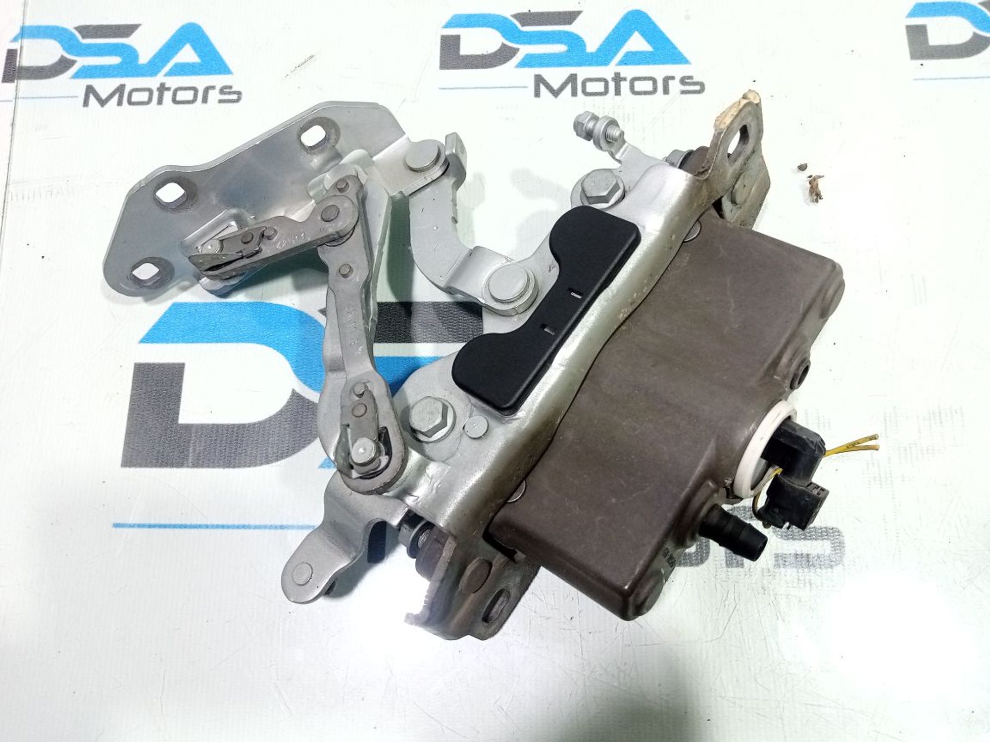 https://gcs.partsauto.market/rn-stockpro.appspot.com/thmbs/userImages/b7628e092085f1f91467af1afb6e7630/part/83473f00-08c1-4412-8fa4-a45eeb5c527b_1747848992333.jpg