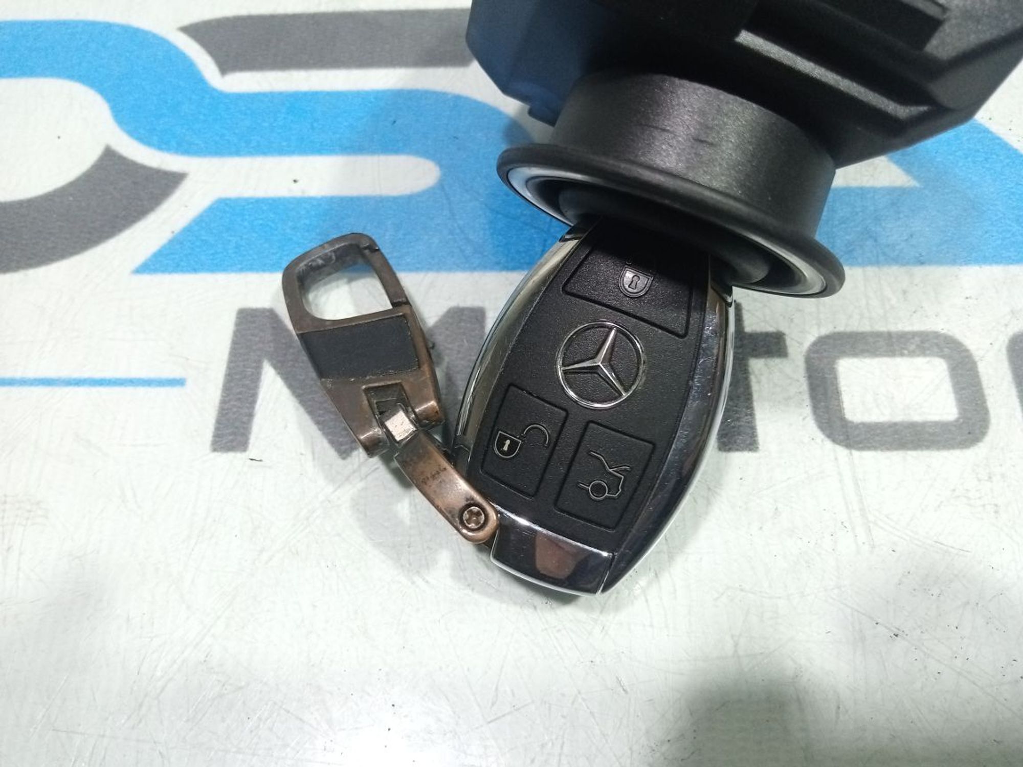 https://gcs.partsauto.market/rn-stockpro.appspot.com/thmbs/userImages/b7628e092085f1f91467af1afb6e7630/part/83dd4f24-de77-4713-b3c6-dba0bd5d922a_1748886947527.jpg