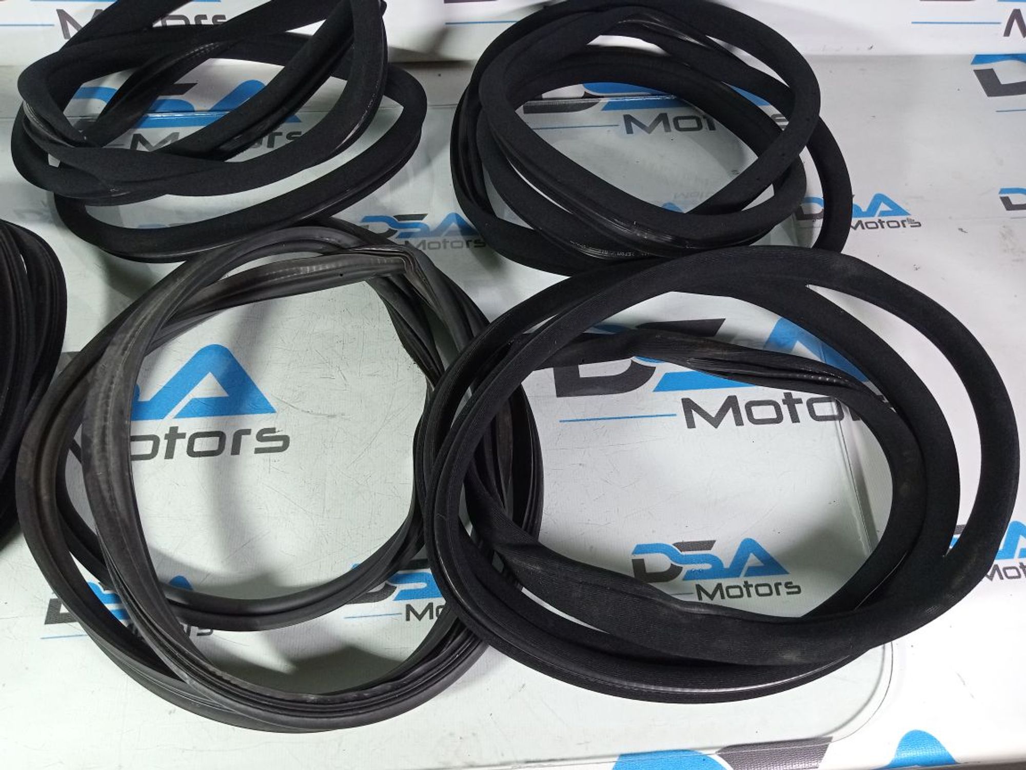 https://gcs.partsauto.market/rn-stockpro.appspot.com/thmbs/userImages/b7628e092085f1f91467af1afb6e7630/part/84c3034a-371e-4383-82fe-6b22d2d676fc_1745404038583.jpg