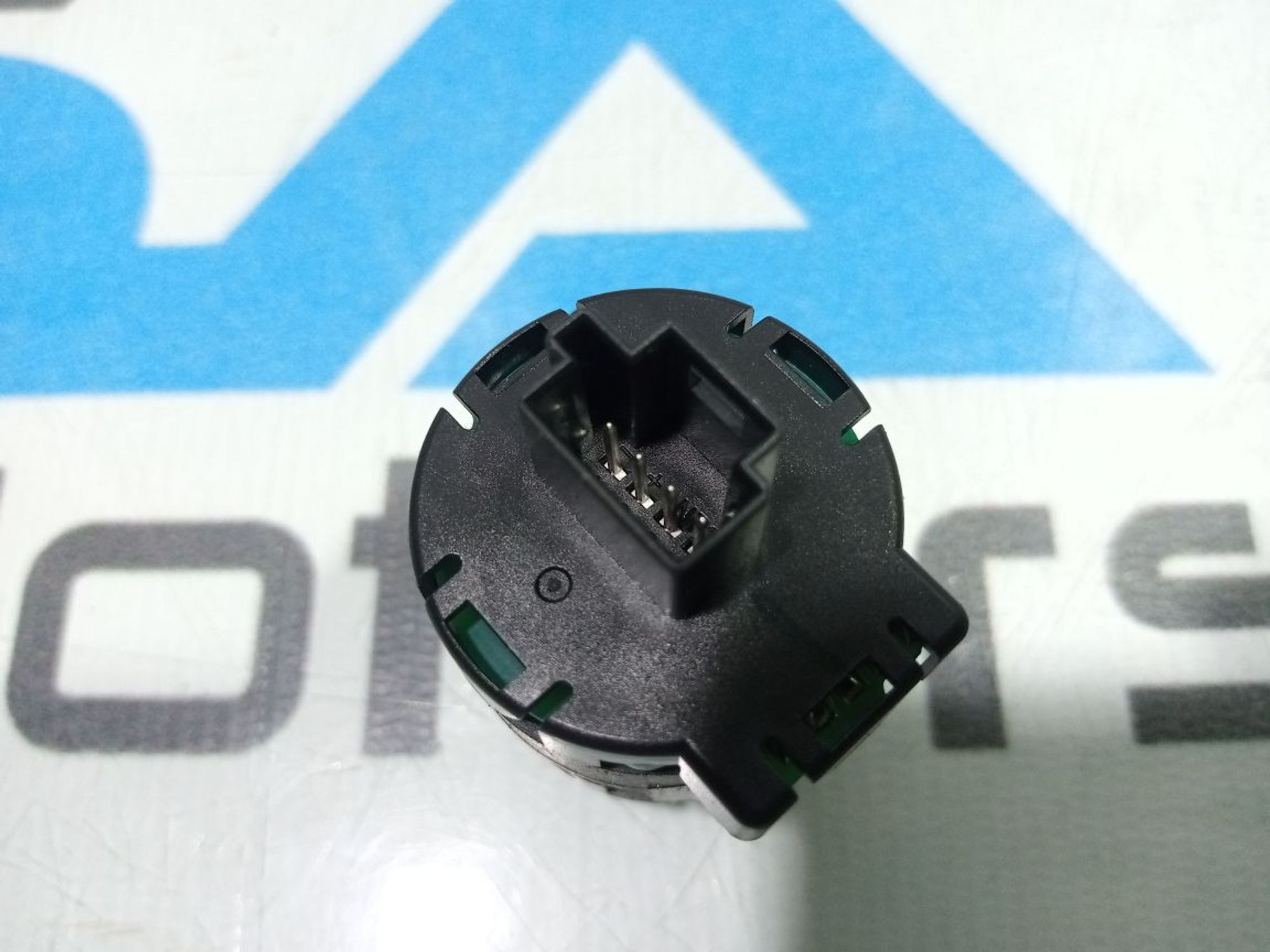 https://gcs.partsauto.market/rn-stockpro.appspot.com/thmbs/userImages/b7628e092085f1f91467af1afb6e7630/part/85b4007b-bfbf-4a68-858b-7e09e12aced3_1748279173852.jpg