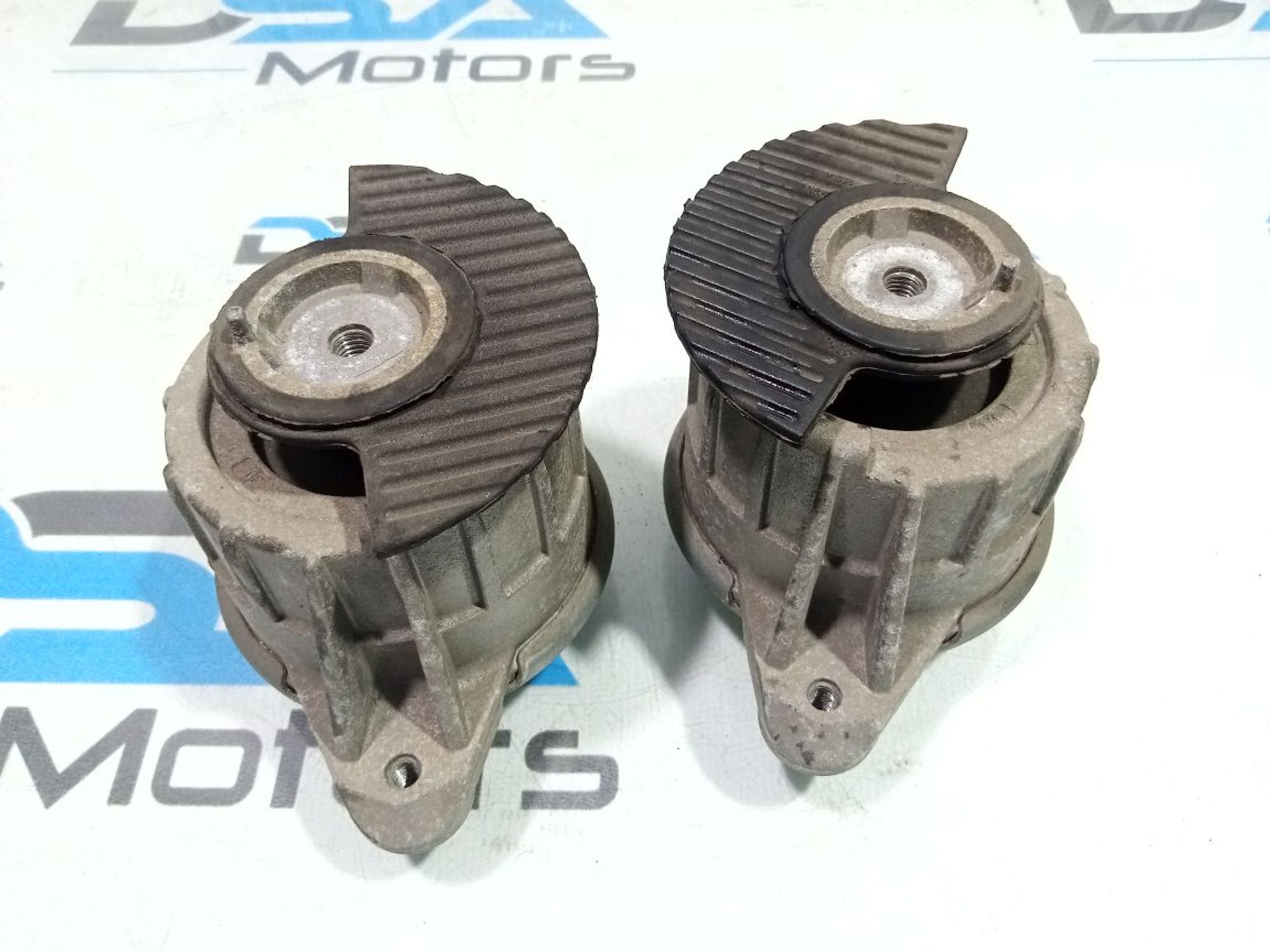 https://gcs.partsauto.market/rn-stockpro.appspot.com/thmbs/userImages/b7628e092085f1f91467af1afb6e7630/part/87b44c3d-3c7c-417c-aa0a-2da75cbfe37b_1749098205625.jpg