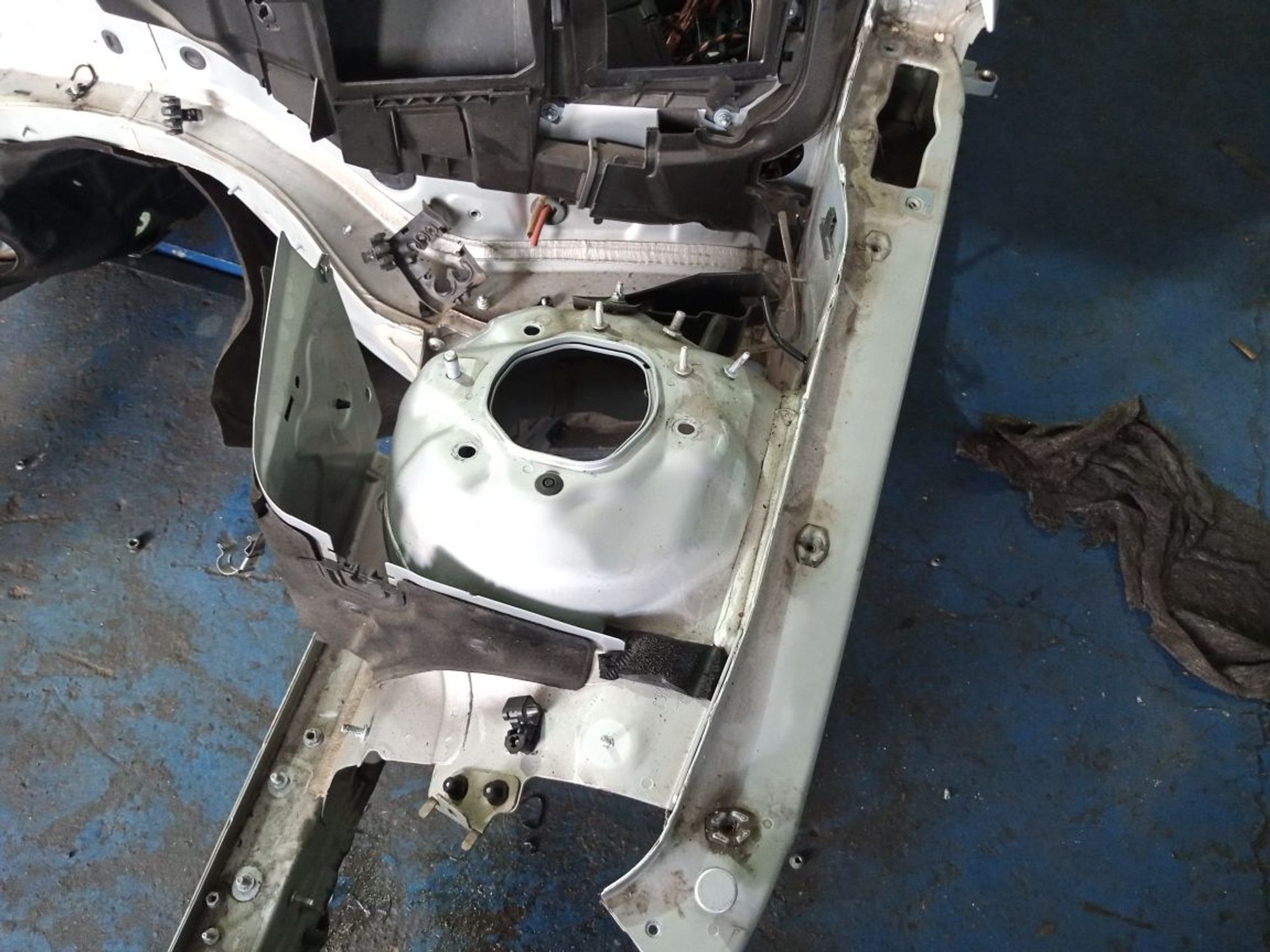 https://gcs.partsauto.market/rn-stockpro.appspot.com/thmbs/userImages/b7628e092085f1f91467af1afb6e7630/part/8af0691d-d70f-4bad-9a51-74a727502041_1749732754006.jpg