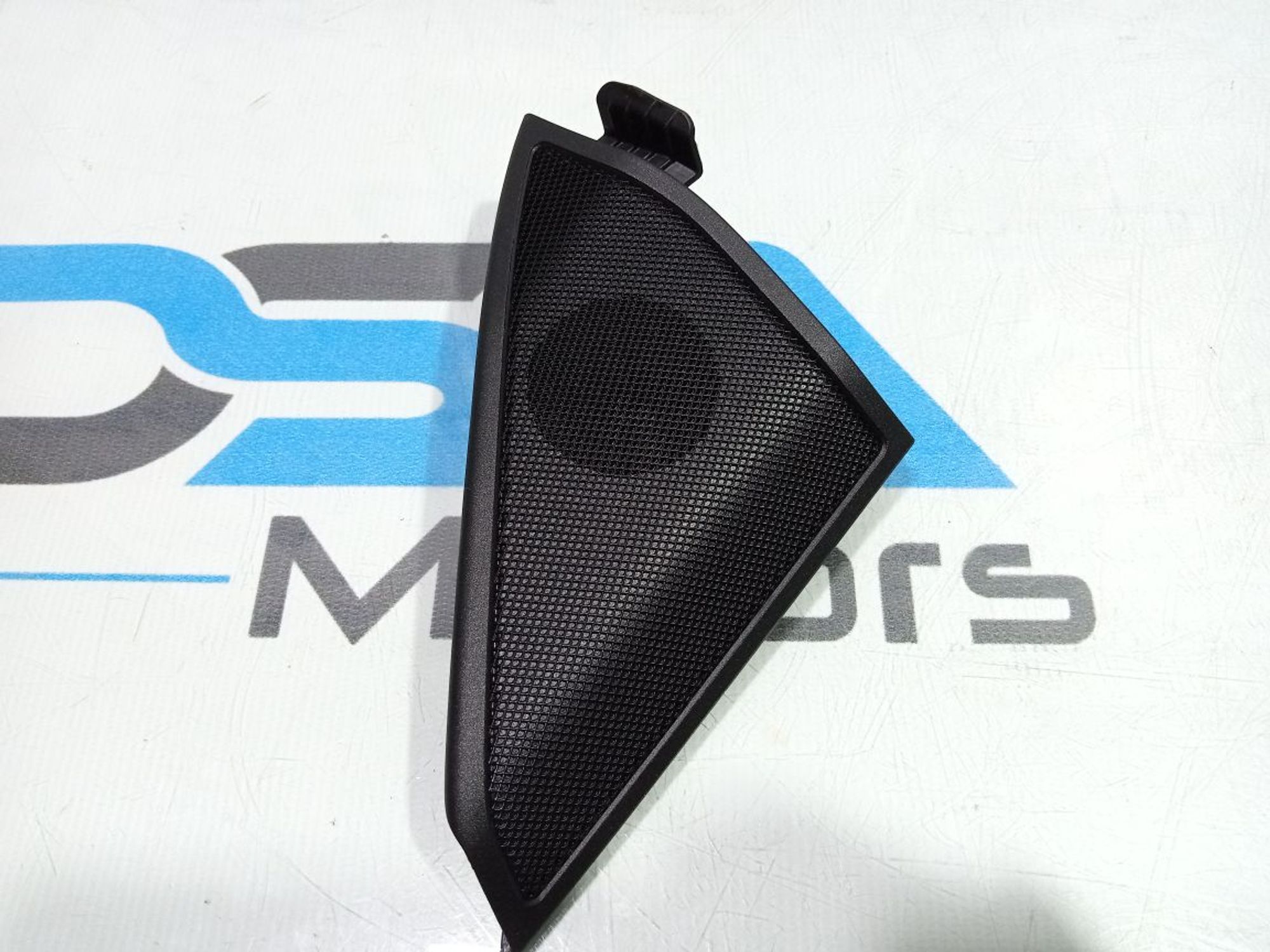 https://gcs.partsauto.market/rn-stockpro.appspot.com/thmbs/userImages/b7628e092085f1f91467af1afb6e7630/part/8b26bd2c-702f-4b7a-913b-32c9d505e4fc_1748107099704.jpg