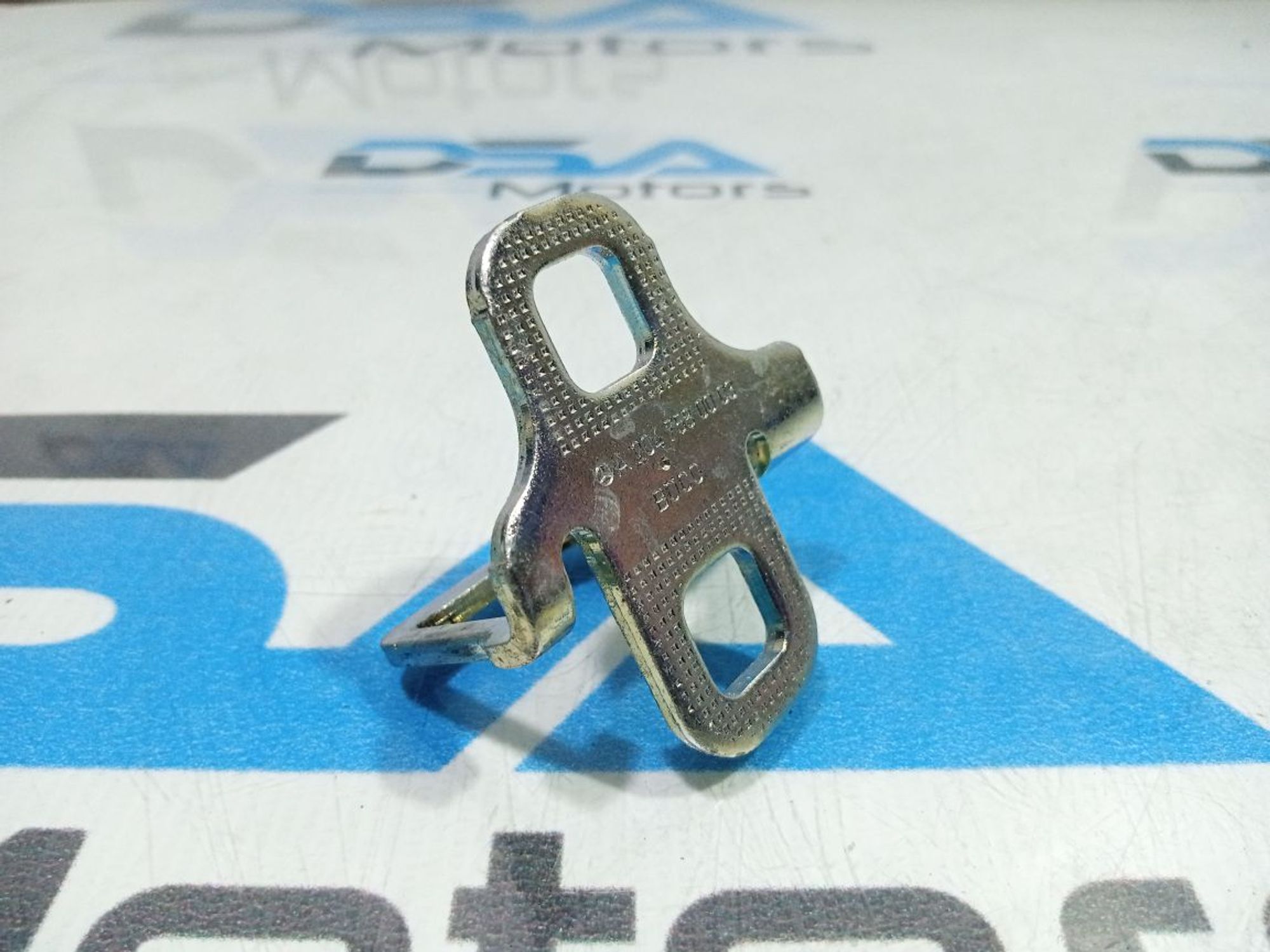 https://gcs.partsauto.market/rn-stockpro.appspot.com/thmbs/userImages/b7628e092085f1f91467af1afb6e7630/part/8c6156a6-39fb-448c-92e8-0e1c220d4e86_1748279232184.jpg