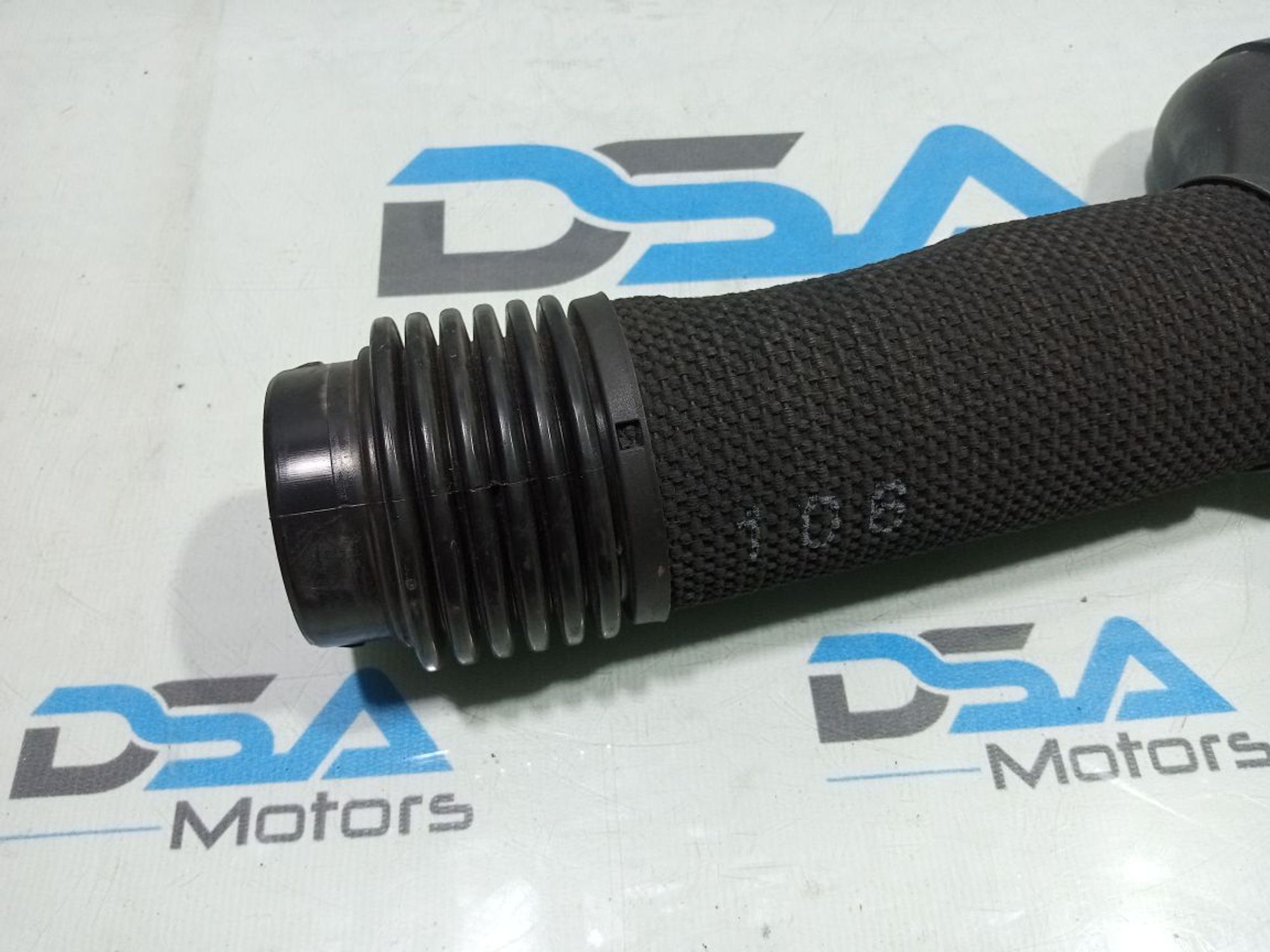 https://gcs.partsauto.market/rn-stockpro.appspot.com/thmbs/userImages/b7628e092085f1f91467af1afb6e7630/part/8c8156d5-57d6-4ed2-9c28-13e76c62da61_1748410662897.jpg