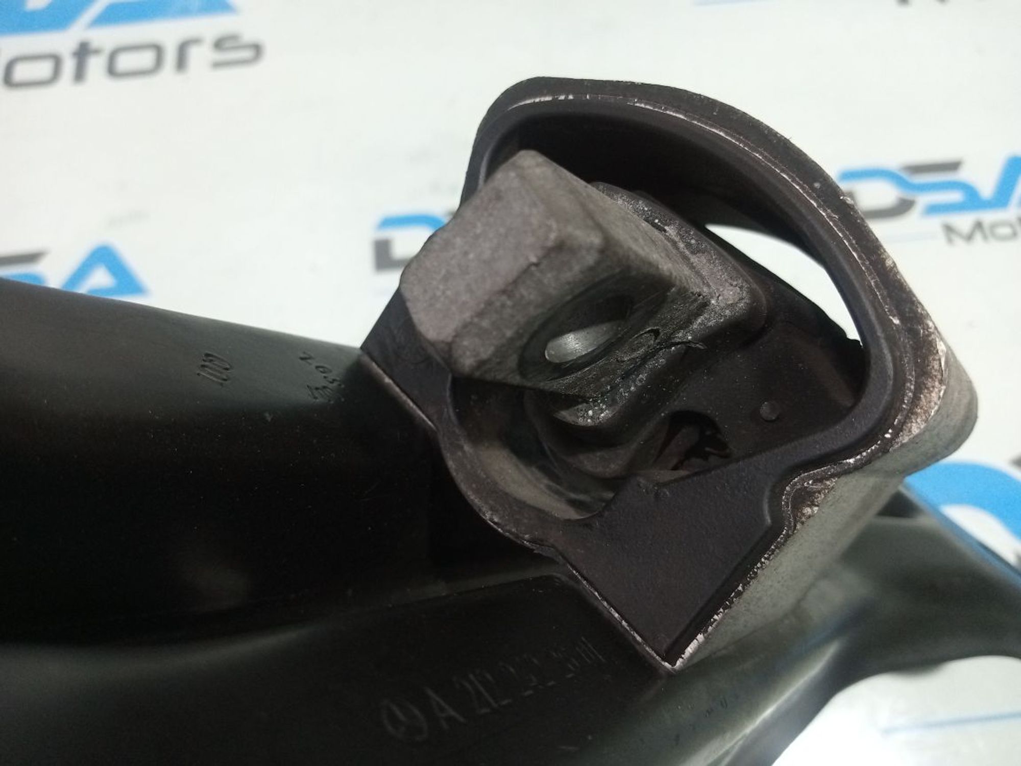 https://gcs.partsauto.market/rn-stockpro.appspot.com/thmbs/userImages/b7628e092085f1f91467af1afb6e7630/part/8e199a21-3612-42f8-8d7f-43b1d5dad4ba_1747897615507.jpg