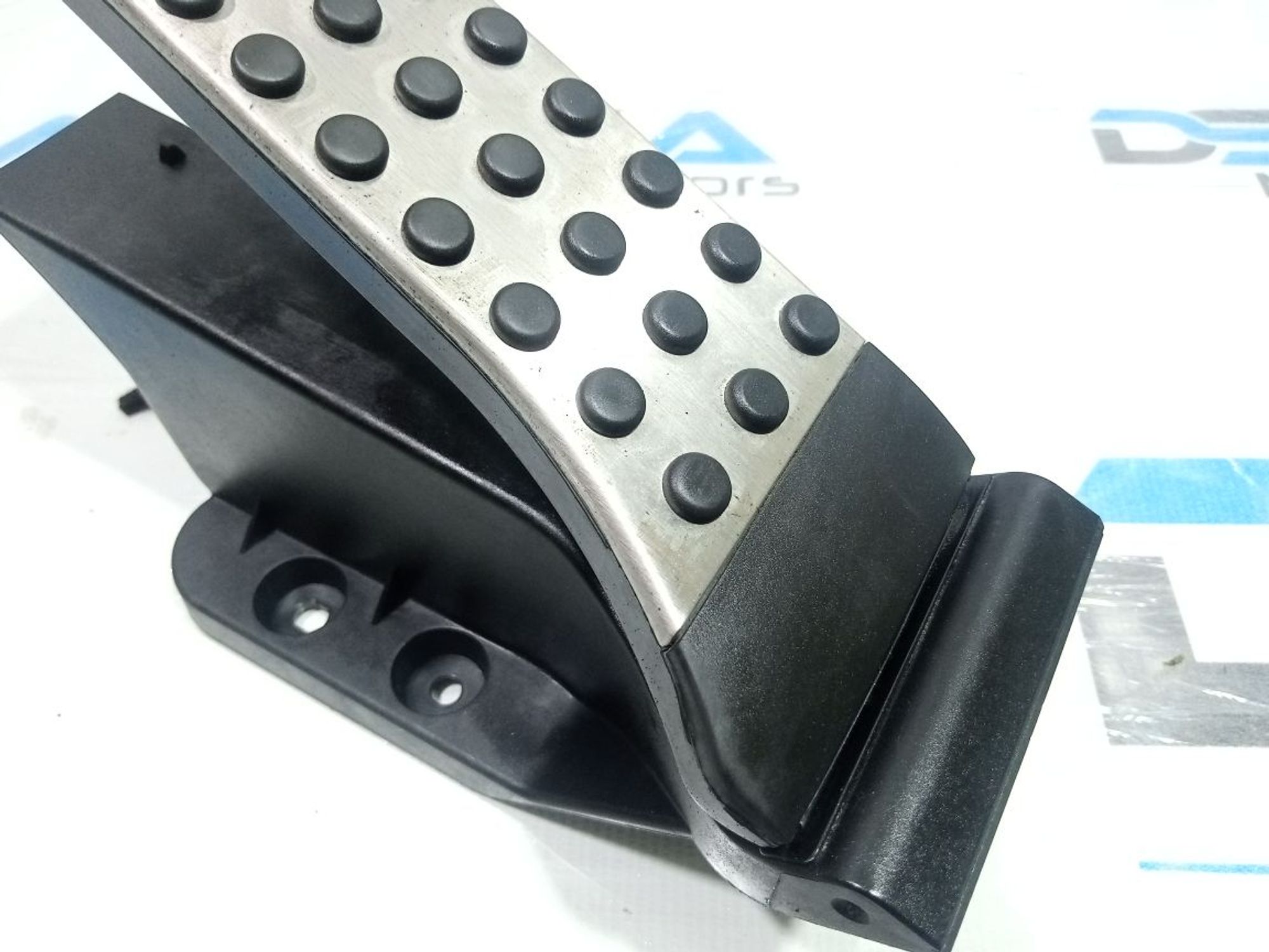 https://gcs.partsauto.market/rn-stockpro.appspot.com/thmbs/userImages/b7628e092085f1f91467af1afb6e7630/part/9170f131-671c-4fce-8b1f-53fbd425710b_1749581414924.jpg