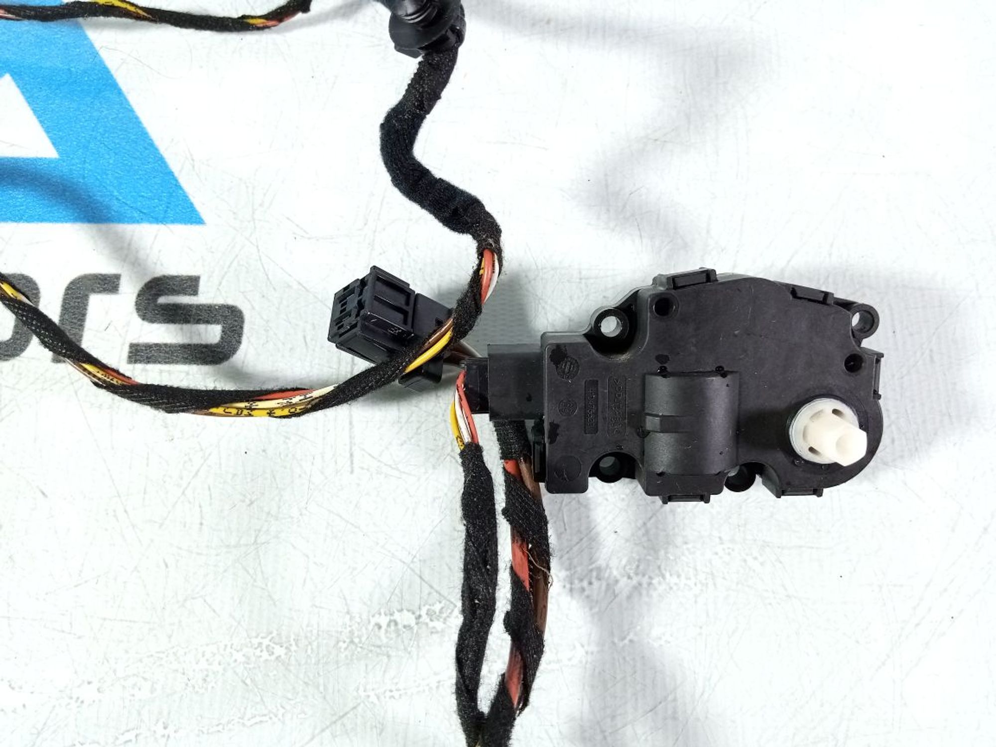 https://gcs.partsauto.market/rn-stockpro.appspot.com/thmbs/userImages/b7628e092085f1f91467af1afb6e7630/part/9245b736-b8ab-4a6a-9f17-18903202cbd6_1747024240963.jpg