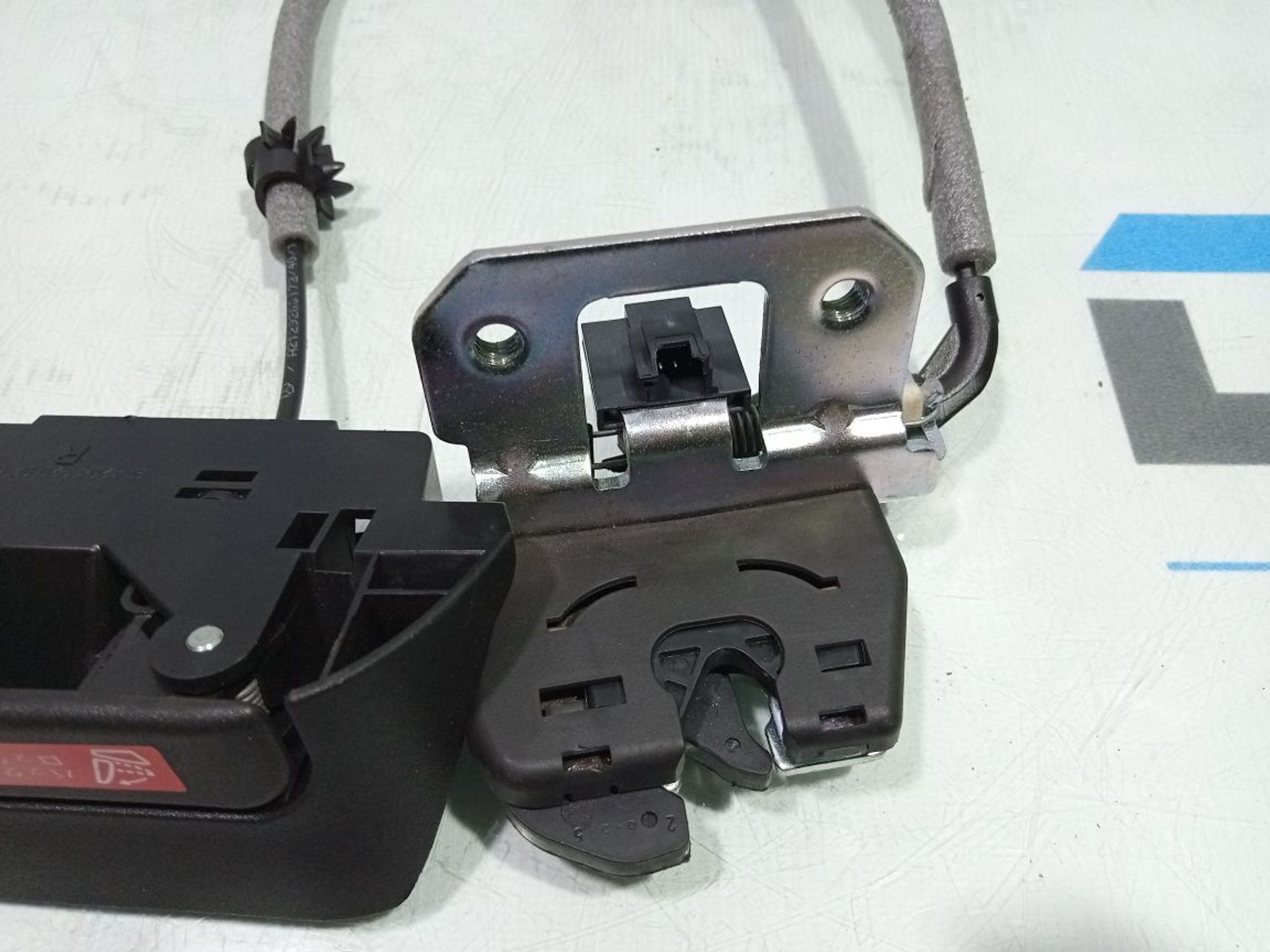 https://gcs.partsauto.market/rn-stockpro.appspot.com/thmbs/userImages/b7628e092085f1f91467af1afb6e7630/part/94155b28-cb7b-4b4c-9056-63a5efadd6c6_1747758482895.jpg