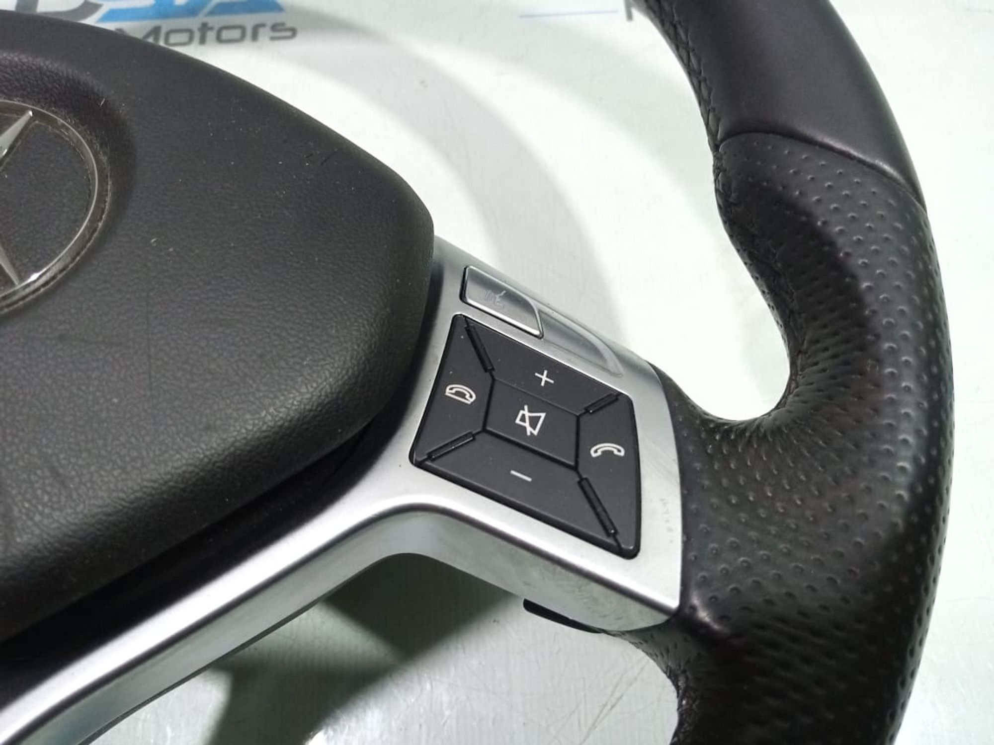 https://gcs.partsauto.market/rn-stockpro.appspot.com/thmbs/userImages/b7628e092085f1f91467af1afb6e7630/part/94604688-ada7-47d0-843d-c7423ec490f8_1748588523333.jpg
